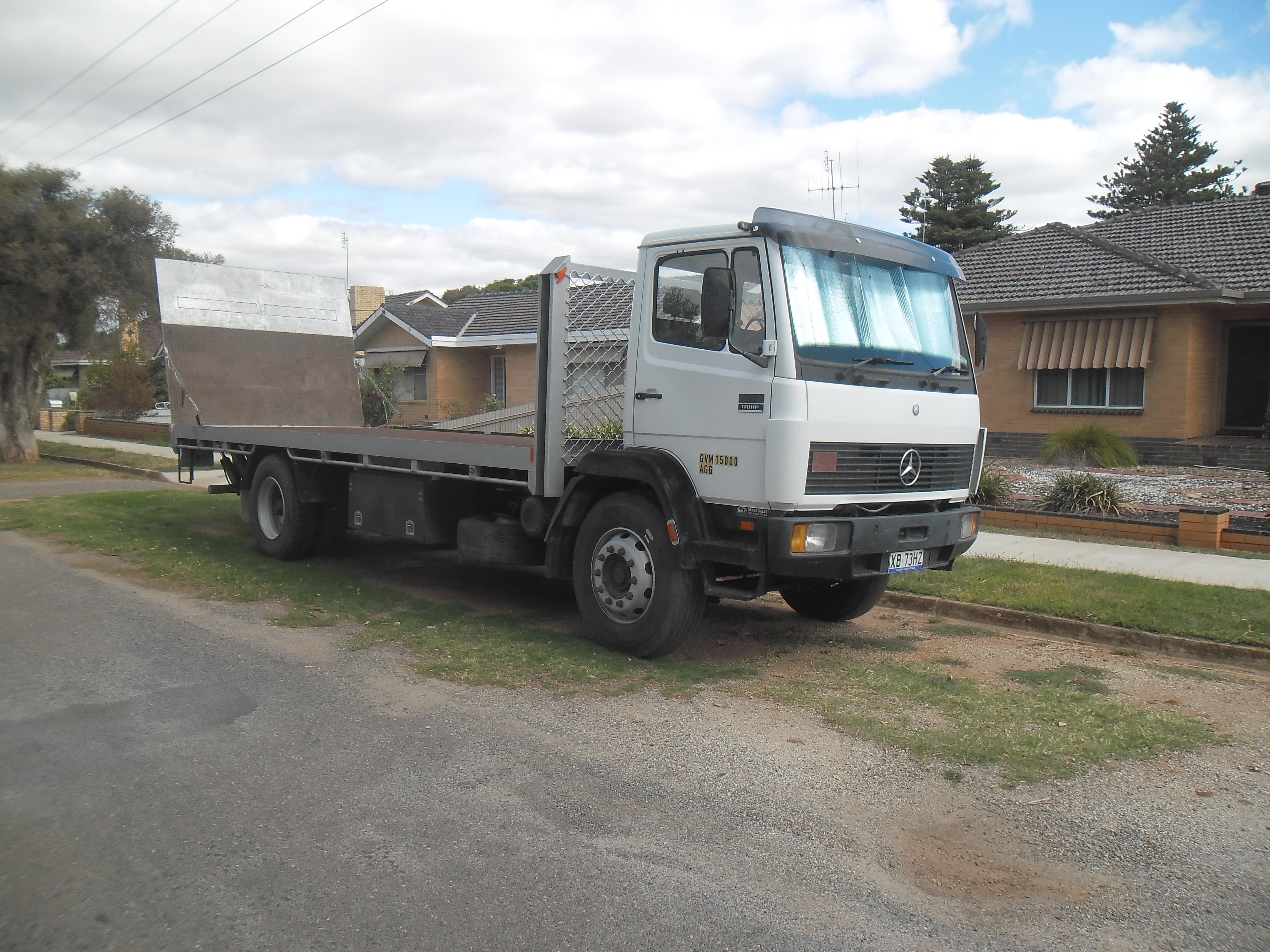 1995 MERCEDES-BENZ 1517/48 5 SP MANUAL C/CHAS