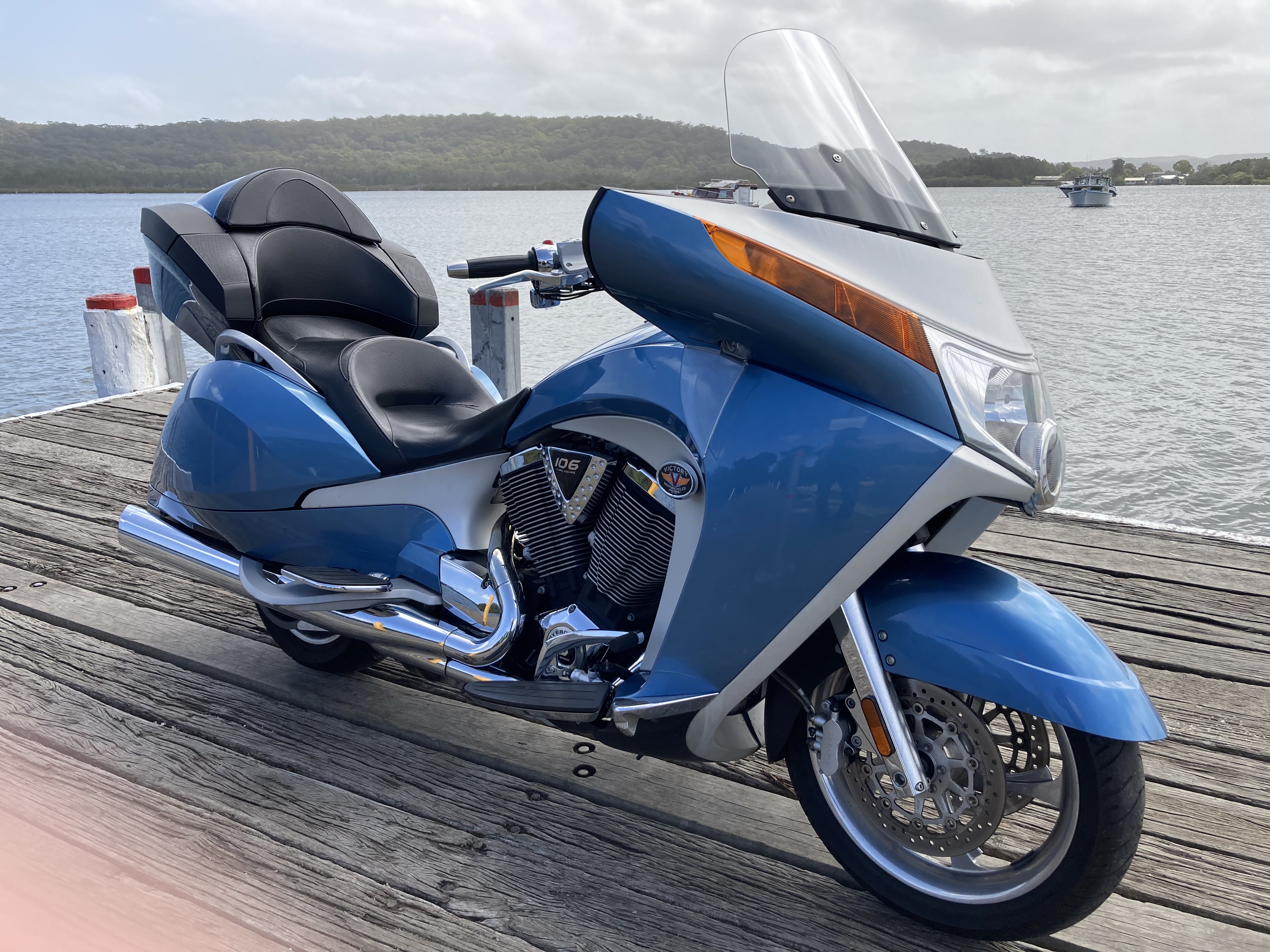 2010 VICTORY VISION TOUR PREMIUM CRUISER