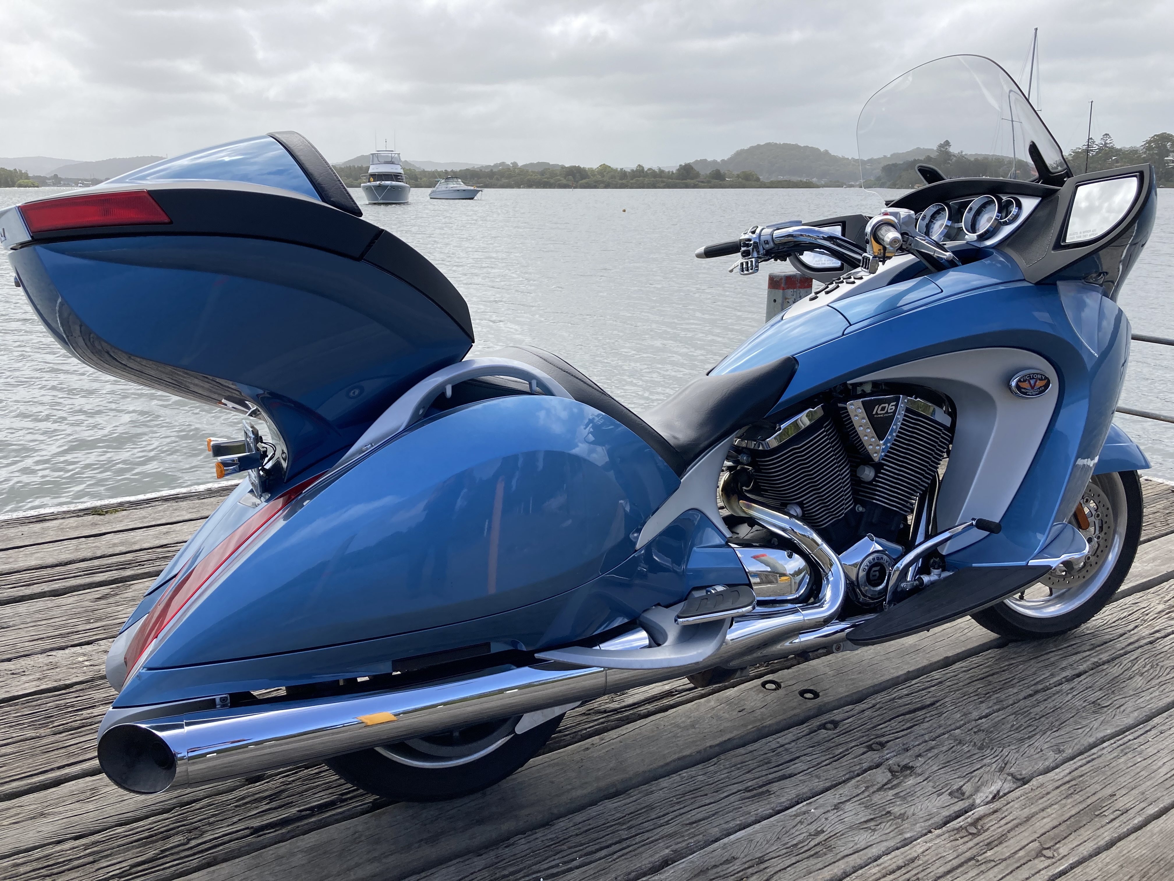 2010 VICTORY VISION TOUR CRUISER