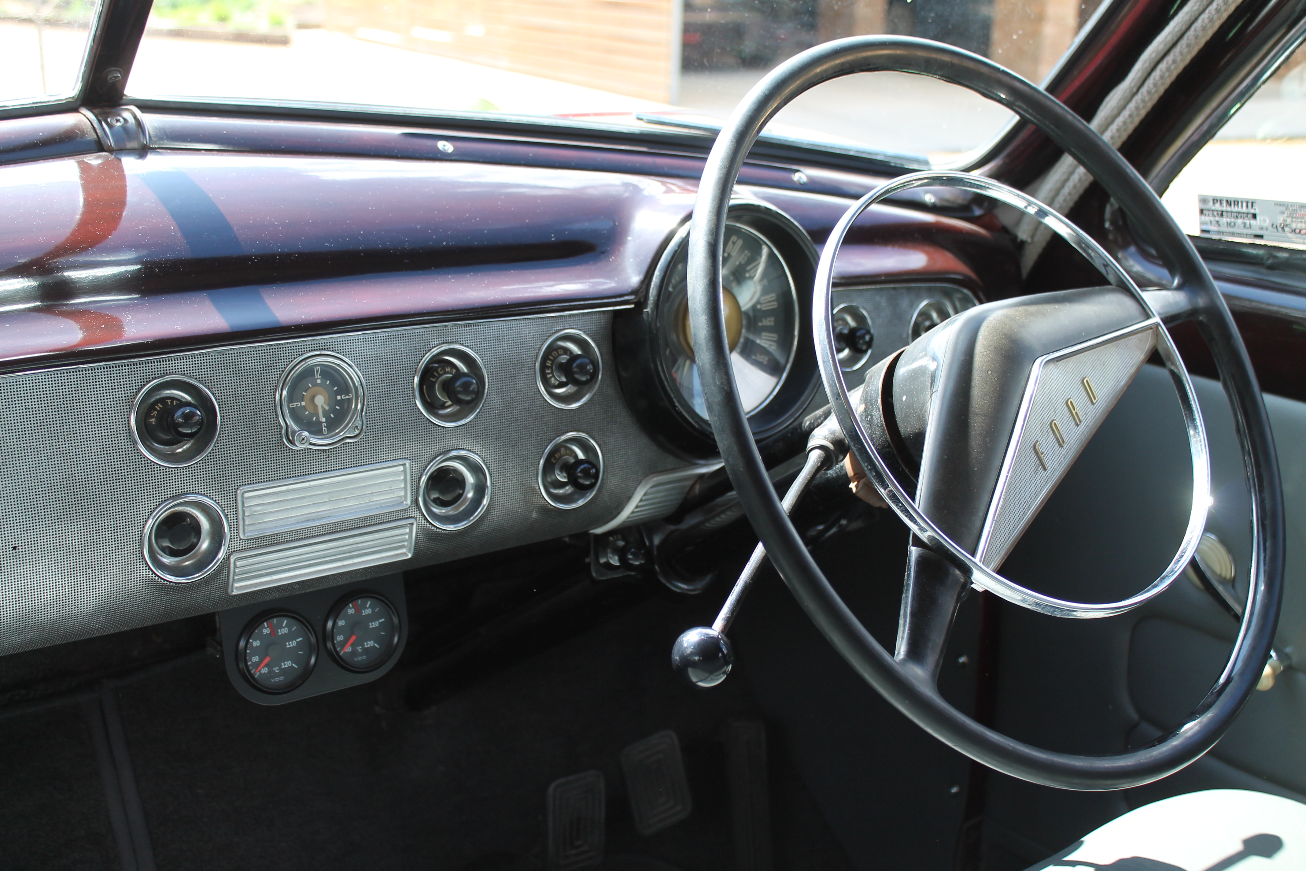 1951 FORD CUSTOM DELUXE 4D SEDAN