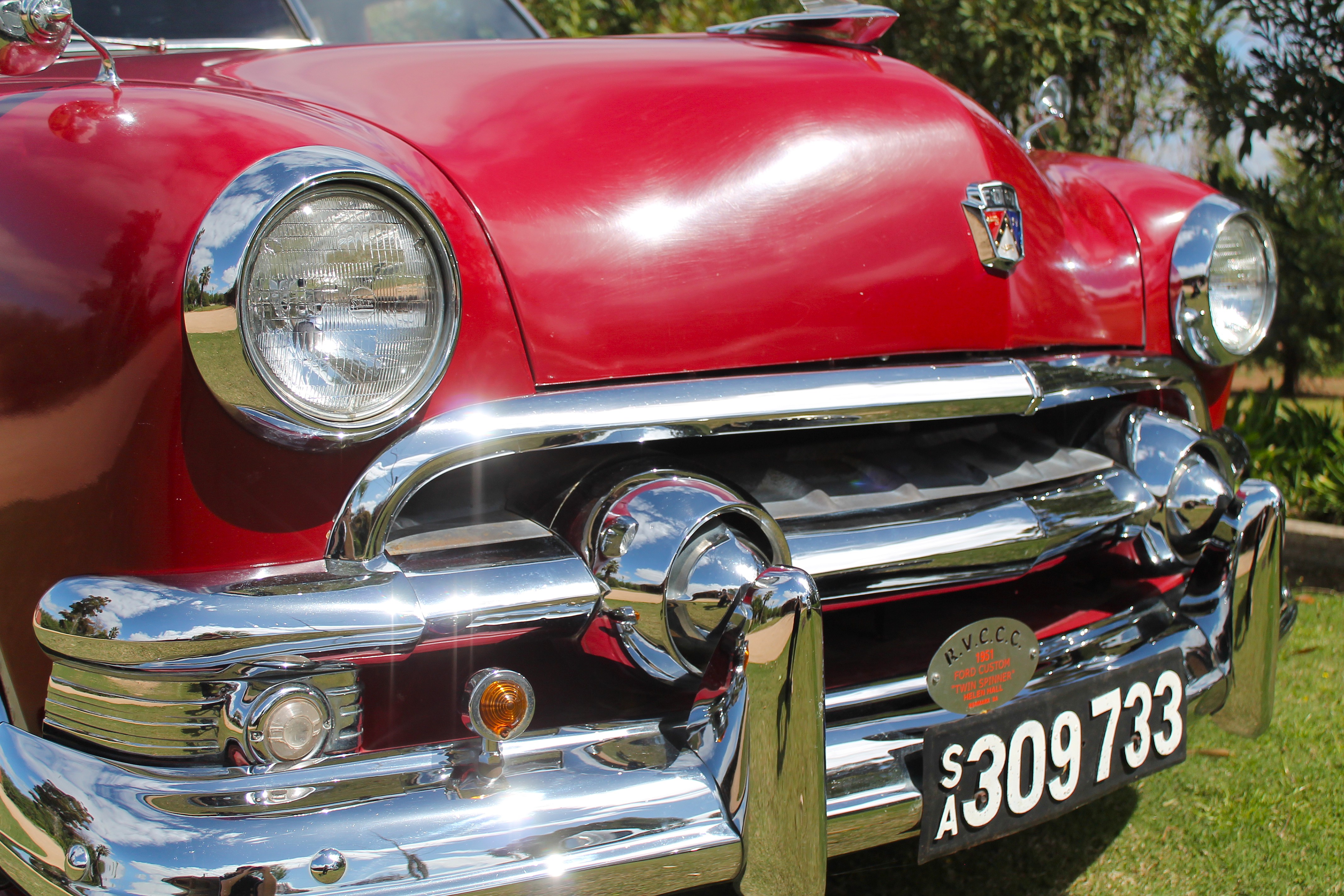1951 FORD CUSTOM DELUXE 4D SEDAN