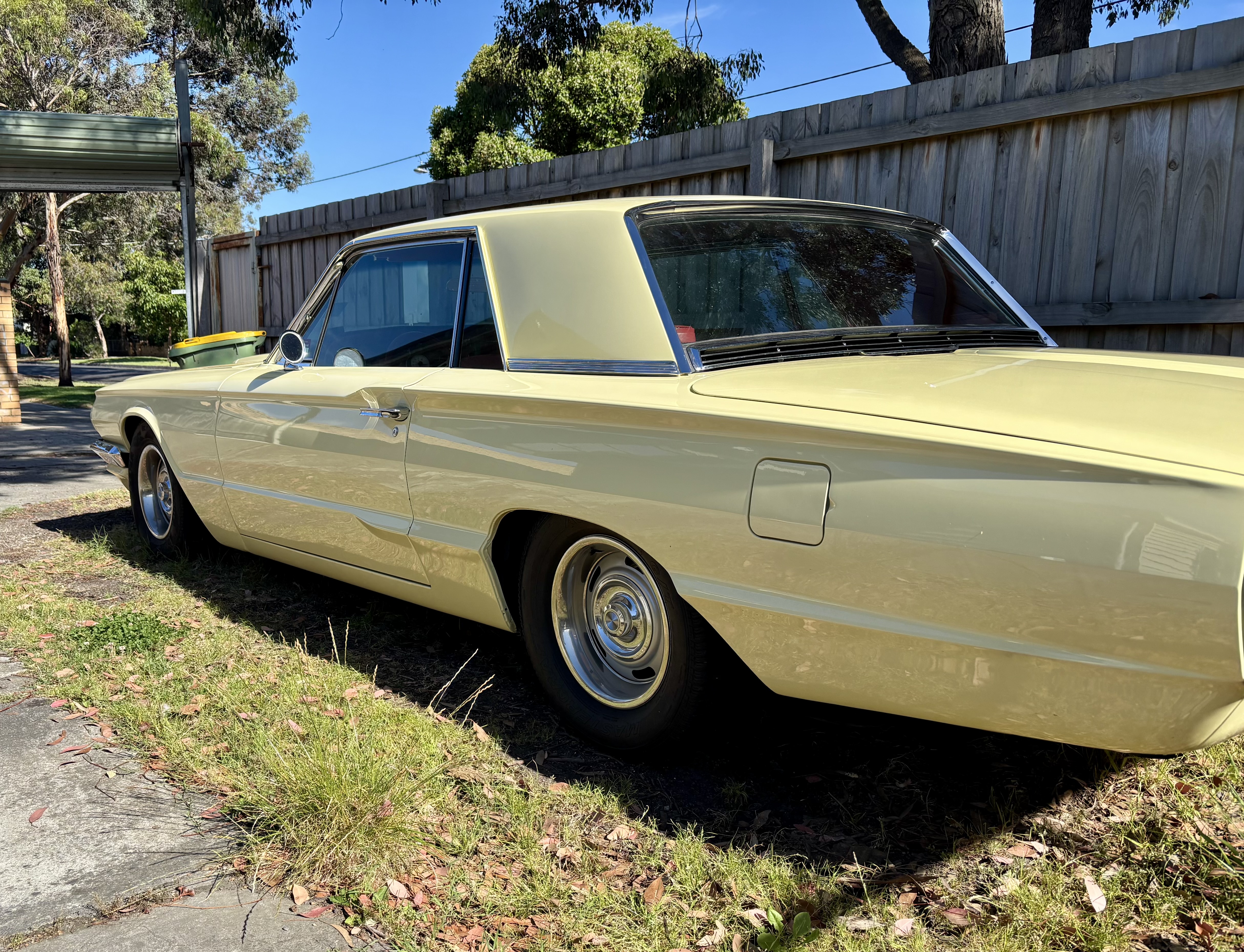 1964 FORD THUNDERBIRD COUPE