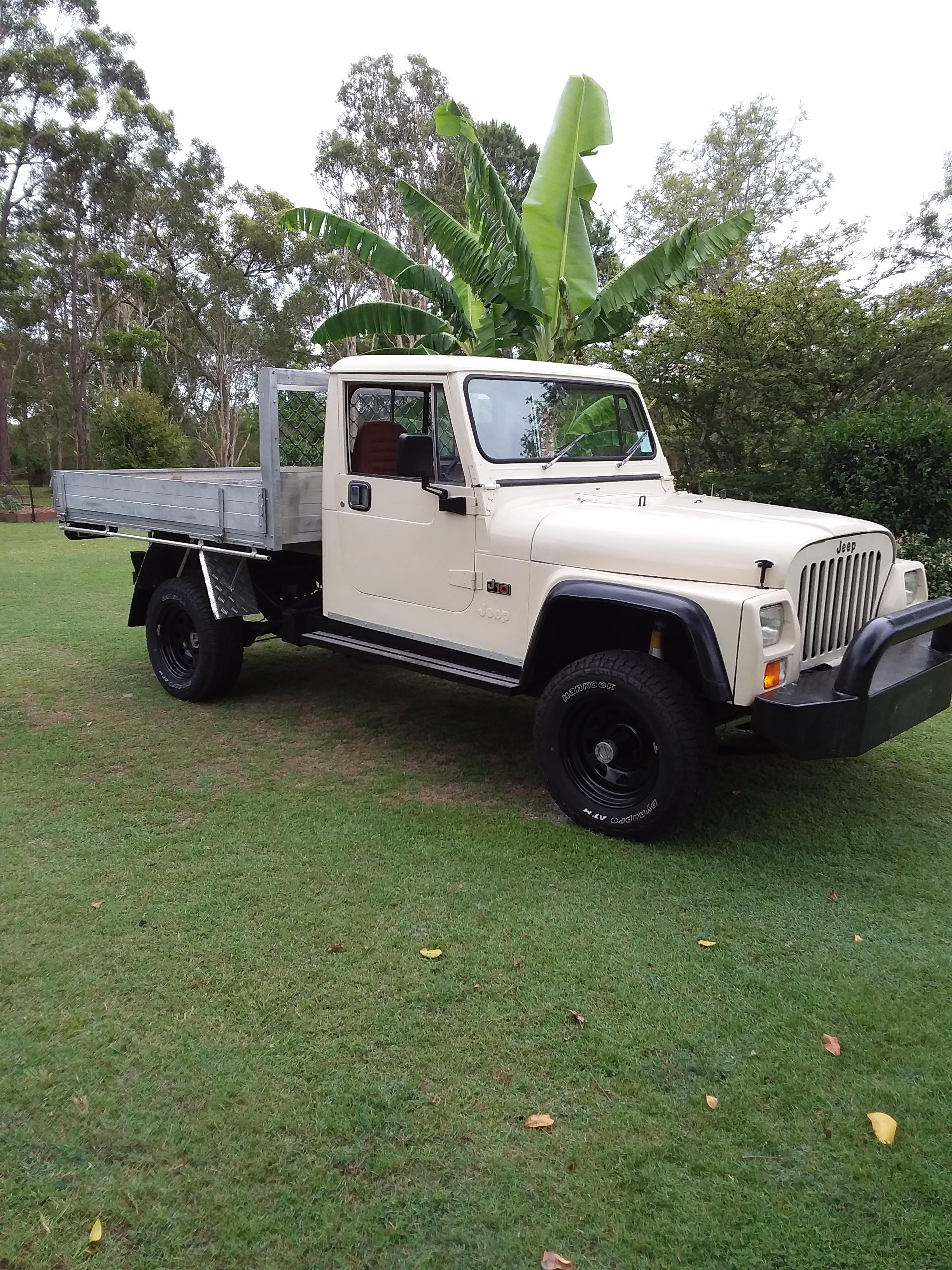 1985 JEEP J10 (4x4) 4 SP MANUAL 4X4 UTILITY 