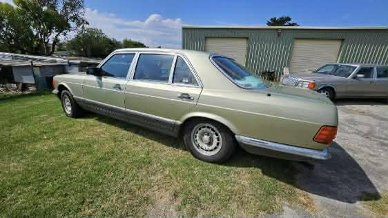 1982 MERCEDES-BENZ 380 SEL 4 SP AUTOMATIC 4D SEDAN
