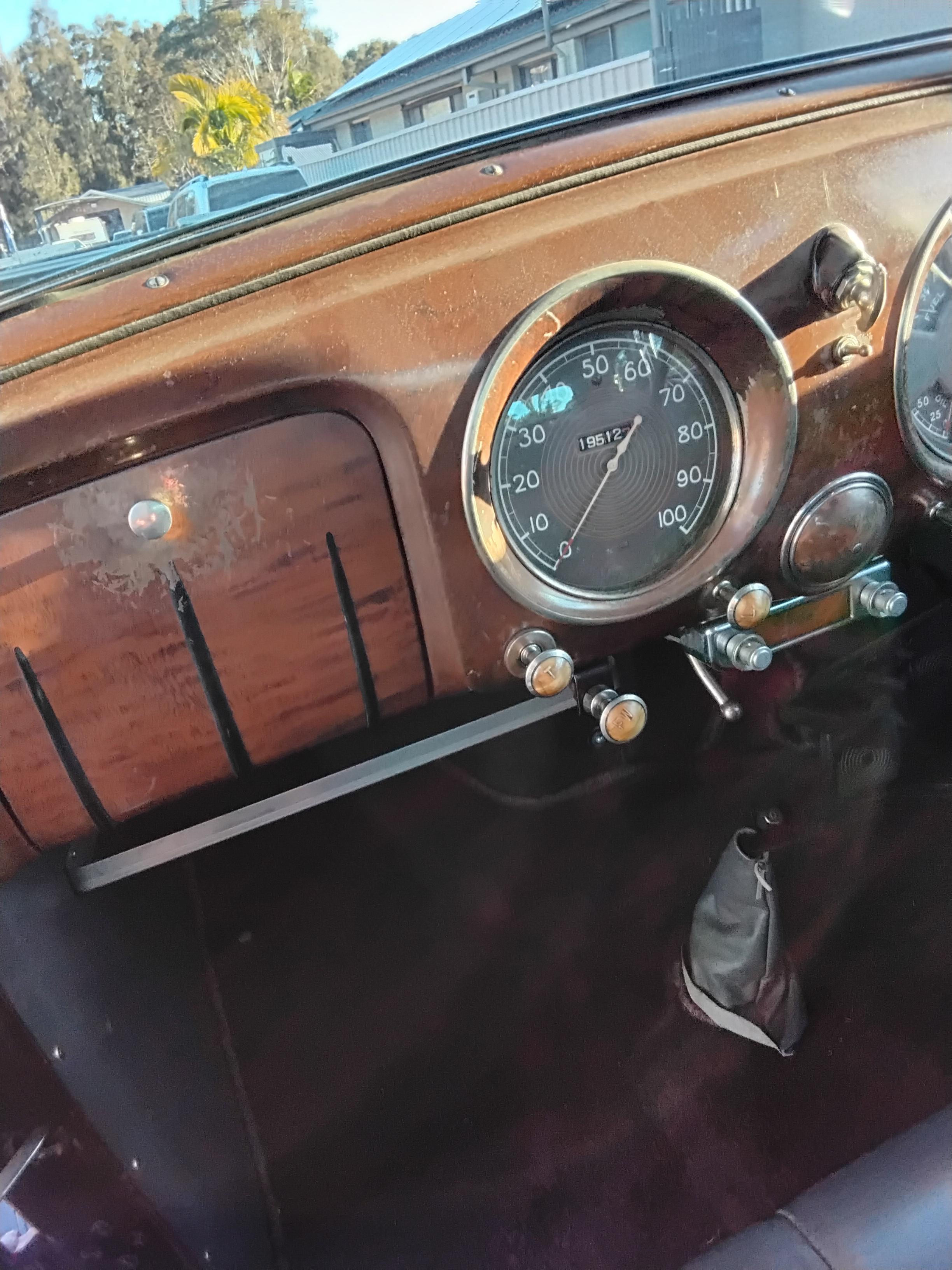1934 NASH 400 SEDAN