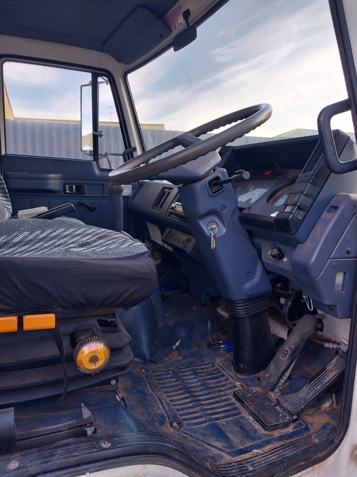 1994 ISUZU FSR 500 MEDIUM 5 SP MANUAL C/CHAS