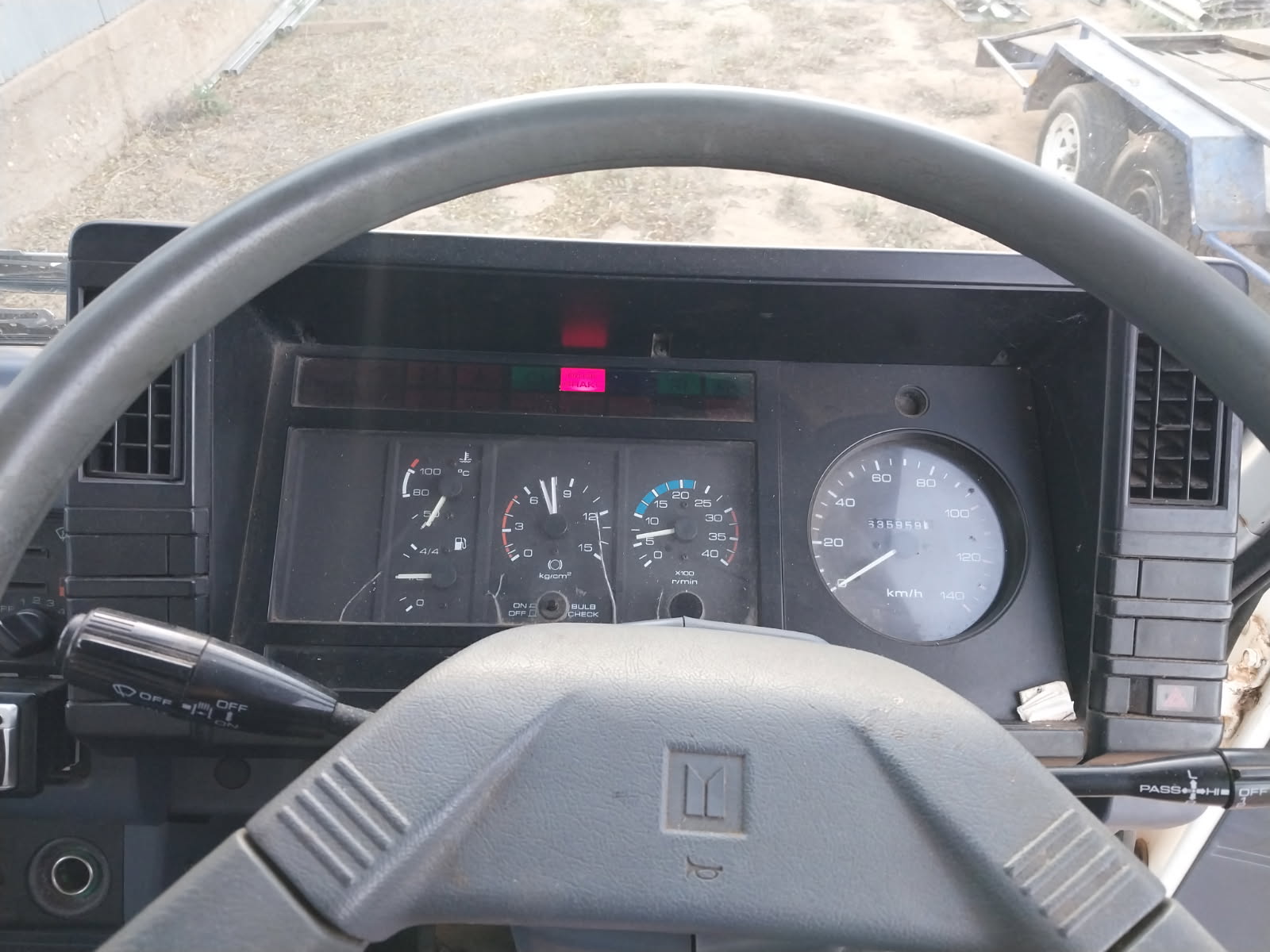 1994 ISUZU FSR 500 MEDIUM 5 SP MANUAL C/CHAS