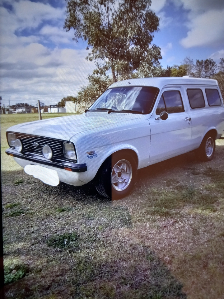 1980 FORD ESCORT GL PANEL VAN
