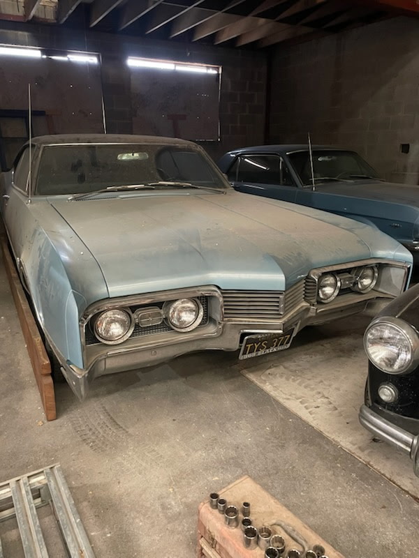 1967 OLDSMOBILE DELTA 2DR COUPE