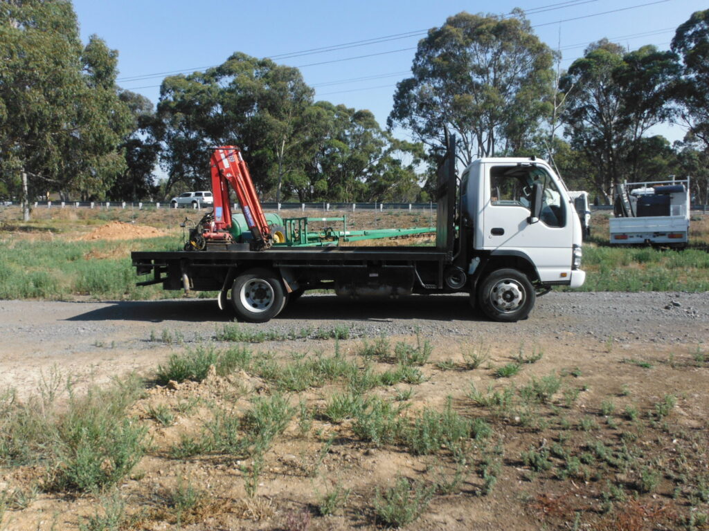 2007 ISUZU NPR 300 TRAY TRUCK WITH 2 TON CRANE
