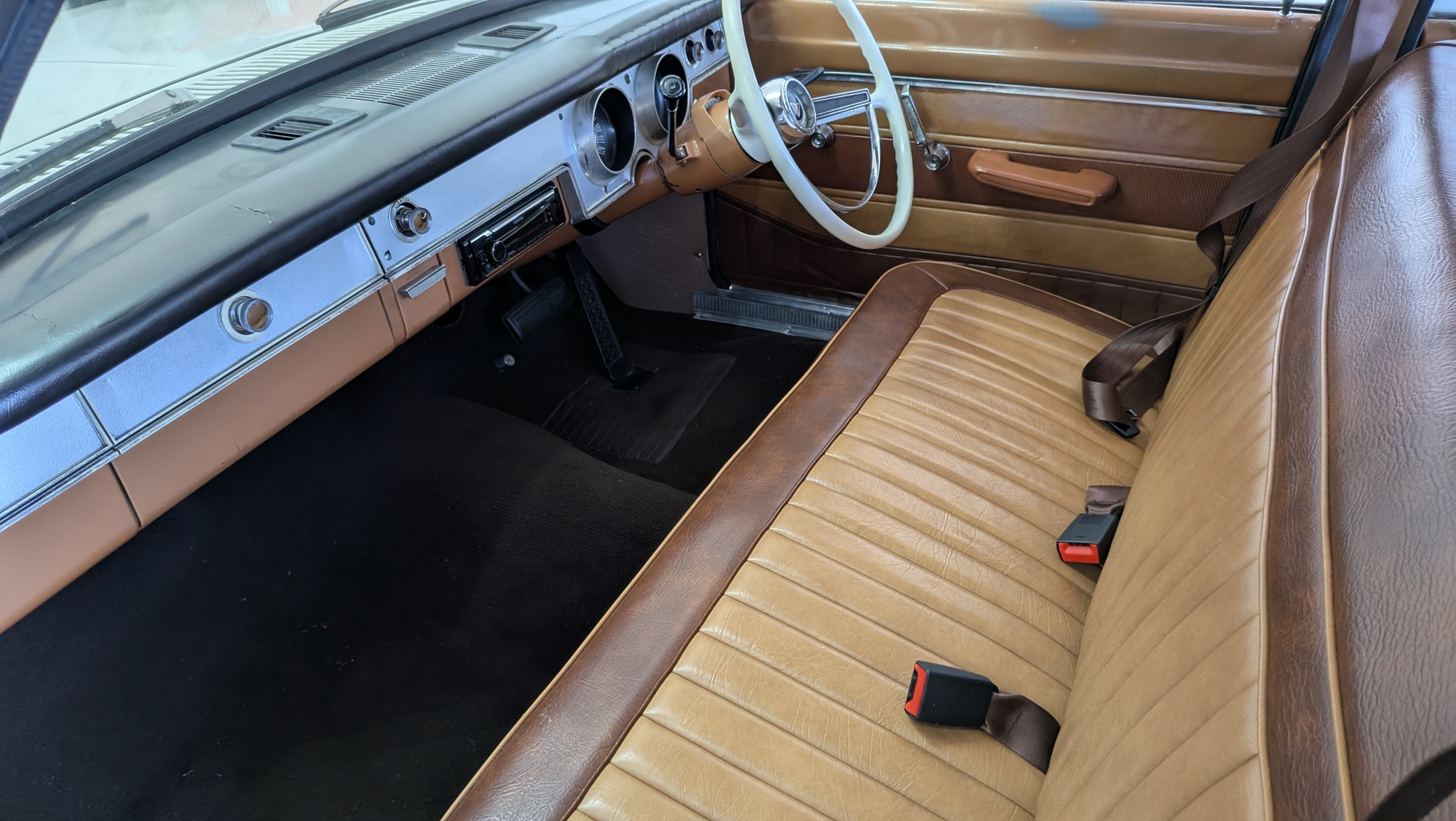 1967 CHRYSLER VALIANT VC 3 SP AUTOMATIC 4D SEDAN