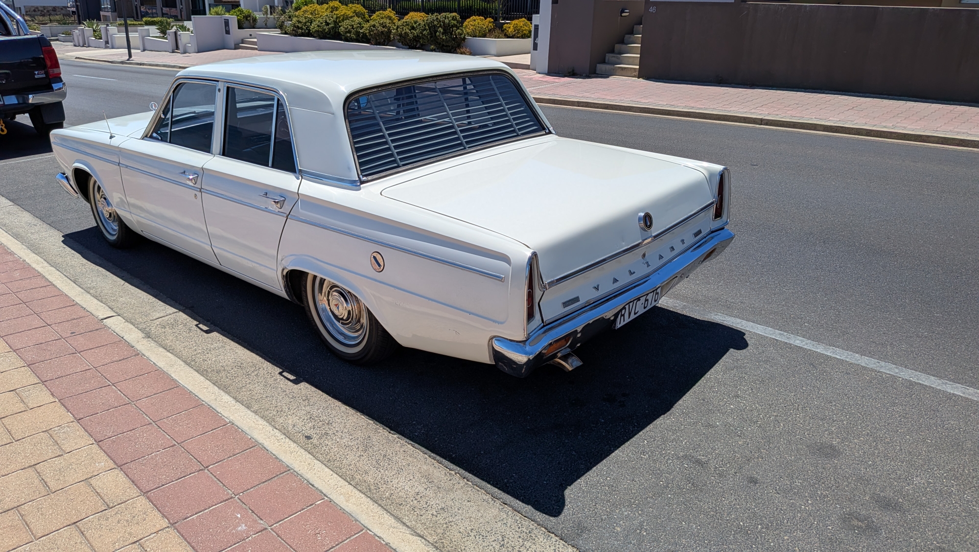 1967 CHRYSLER VALIANT VC 3 SP AUTOMATIC 4D SEDAN
