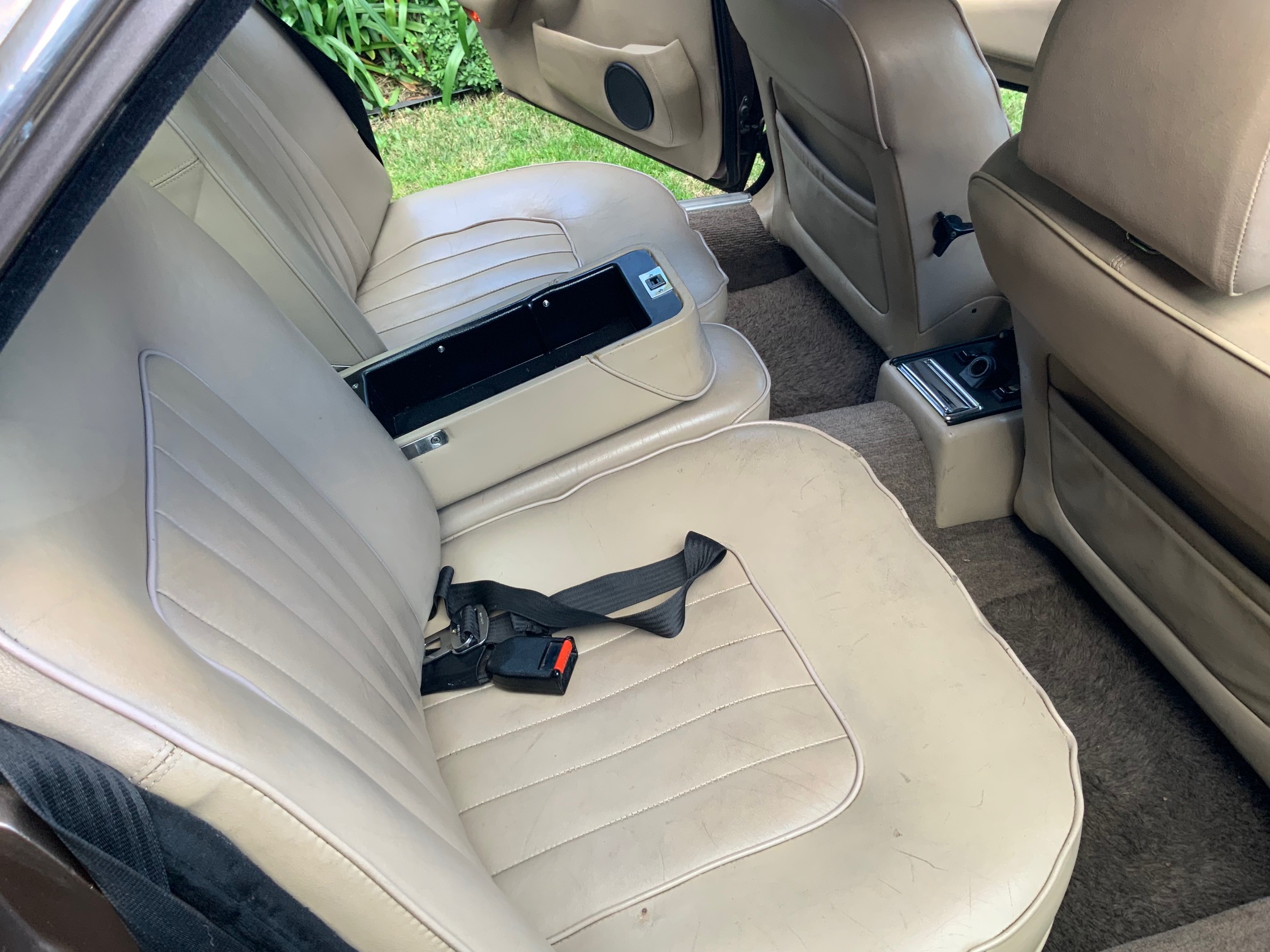 1985 JAGUAR XJ6 VANDEN PLAS 5 SP MANUAL 4 DR SEDAN