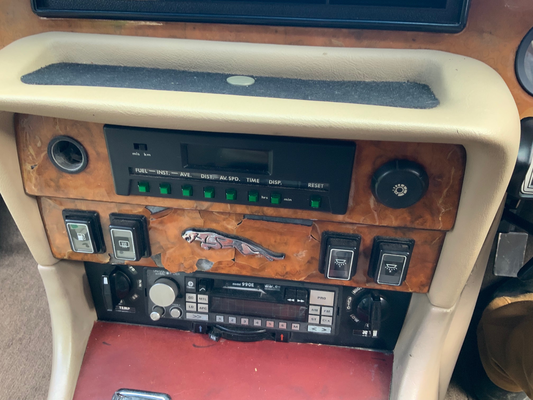 1985 JAGUAR XJ6 VANDEN PLAS 5 SP MANUAL 4 DR SEDAN