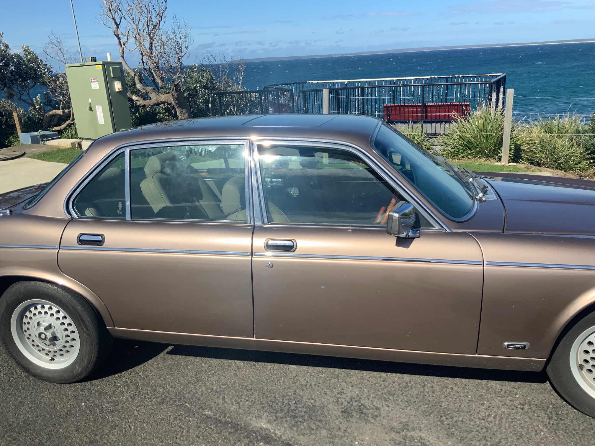 1985 JAGUAR XJ6 VANDEN PLAS 5 SP MANUAL 4 DR SEDAN