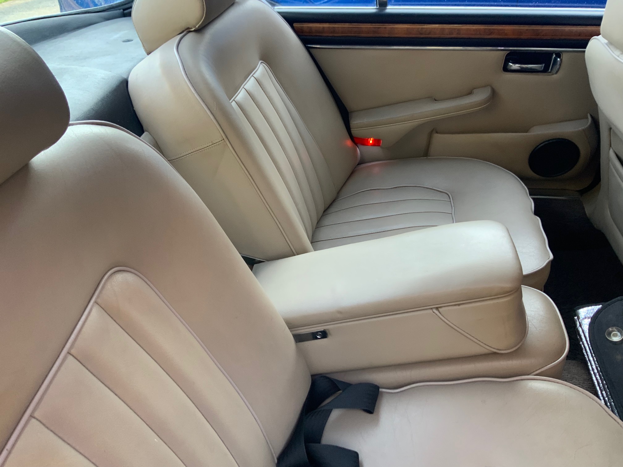 1985 JAGUAR XJ6 VANDEN PLAS 5 SP MANUAL 4 DR SEDAN