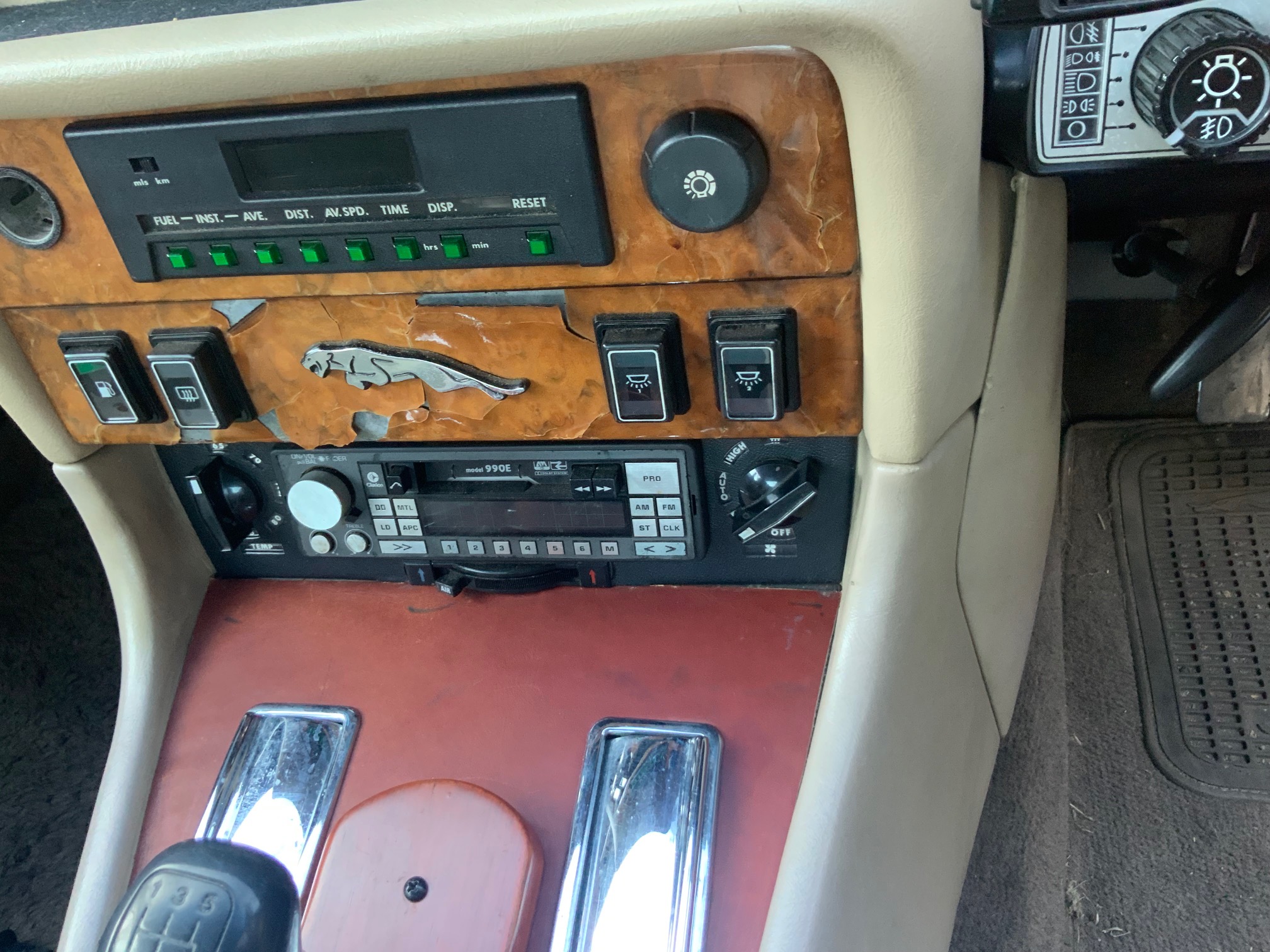 1985 JAGUAR XJ6 VANDEN PLAS 5 SP MANUAL 4 DR SEDAN