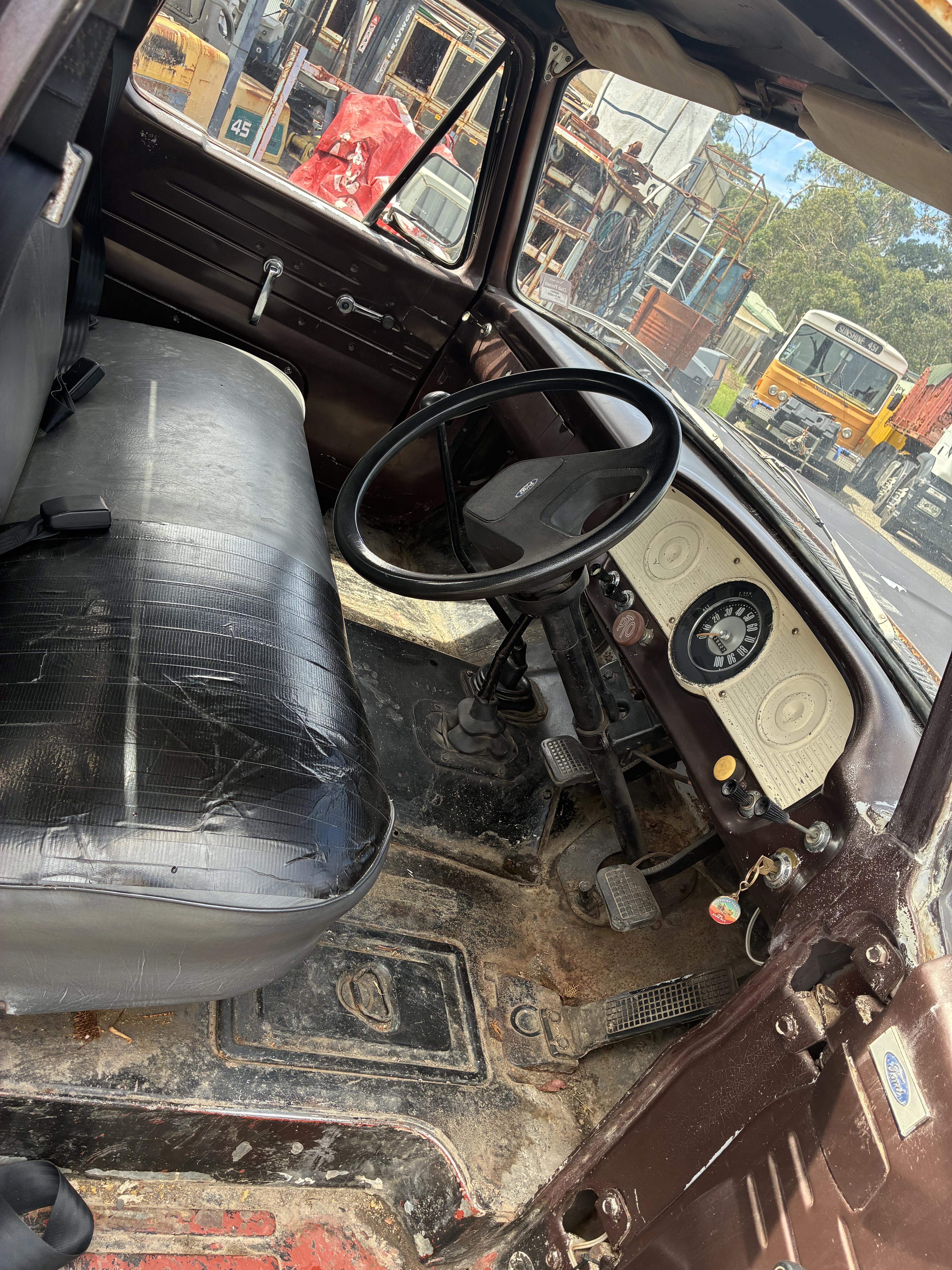 1965 FORD F-250 UTILITY