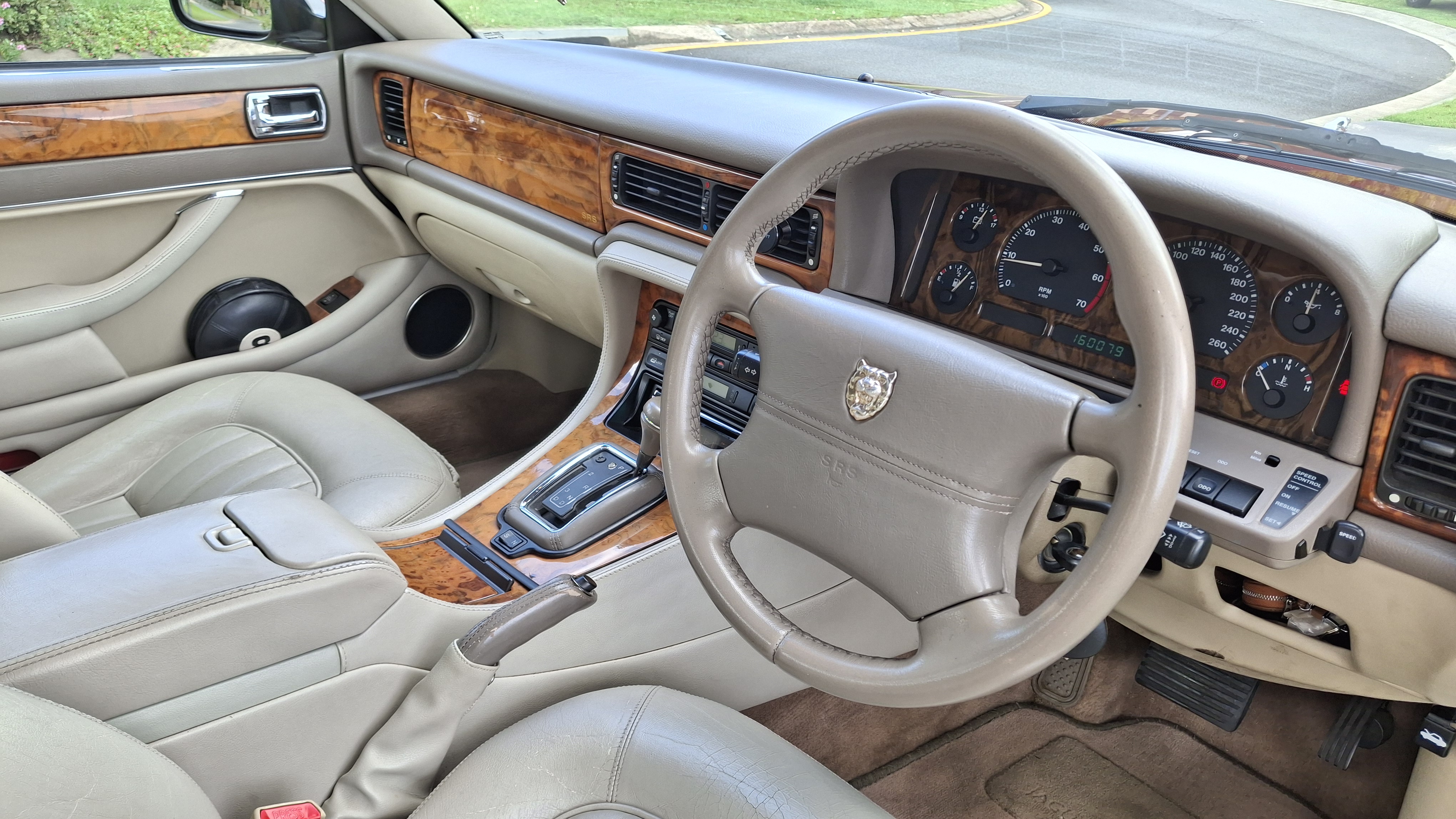 1995 JAGUAR SOVEREIGN 4 SP AUTOMATIC 4D SEDAN