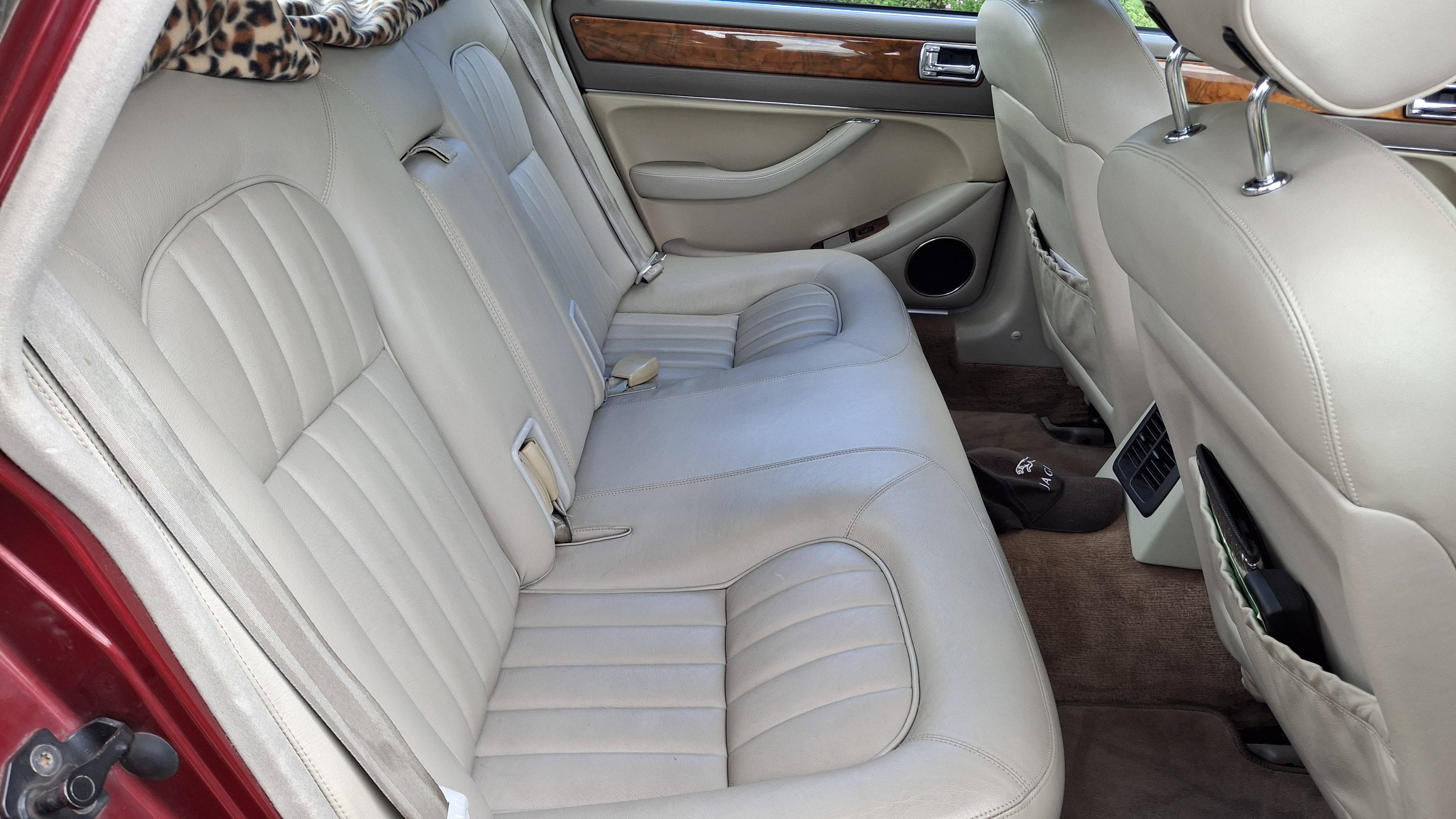 1995 JAGUAR SOVEREIGN 4 SP AUTOMATIC 4D SEDAN