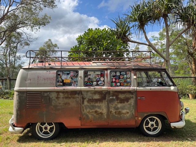 1960 VOLKSWAGEN KOMBI WESTPHALIA SPLIT SCREEN CAMPER