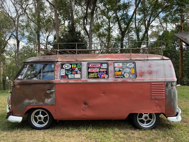 1960 VOLKSWAGEN KOMBI WESTPHALIA SPLIT SCREEN CAMPER