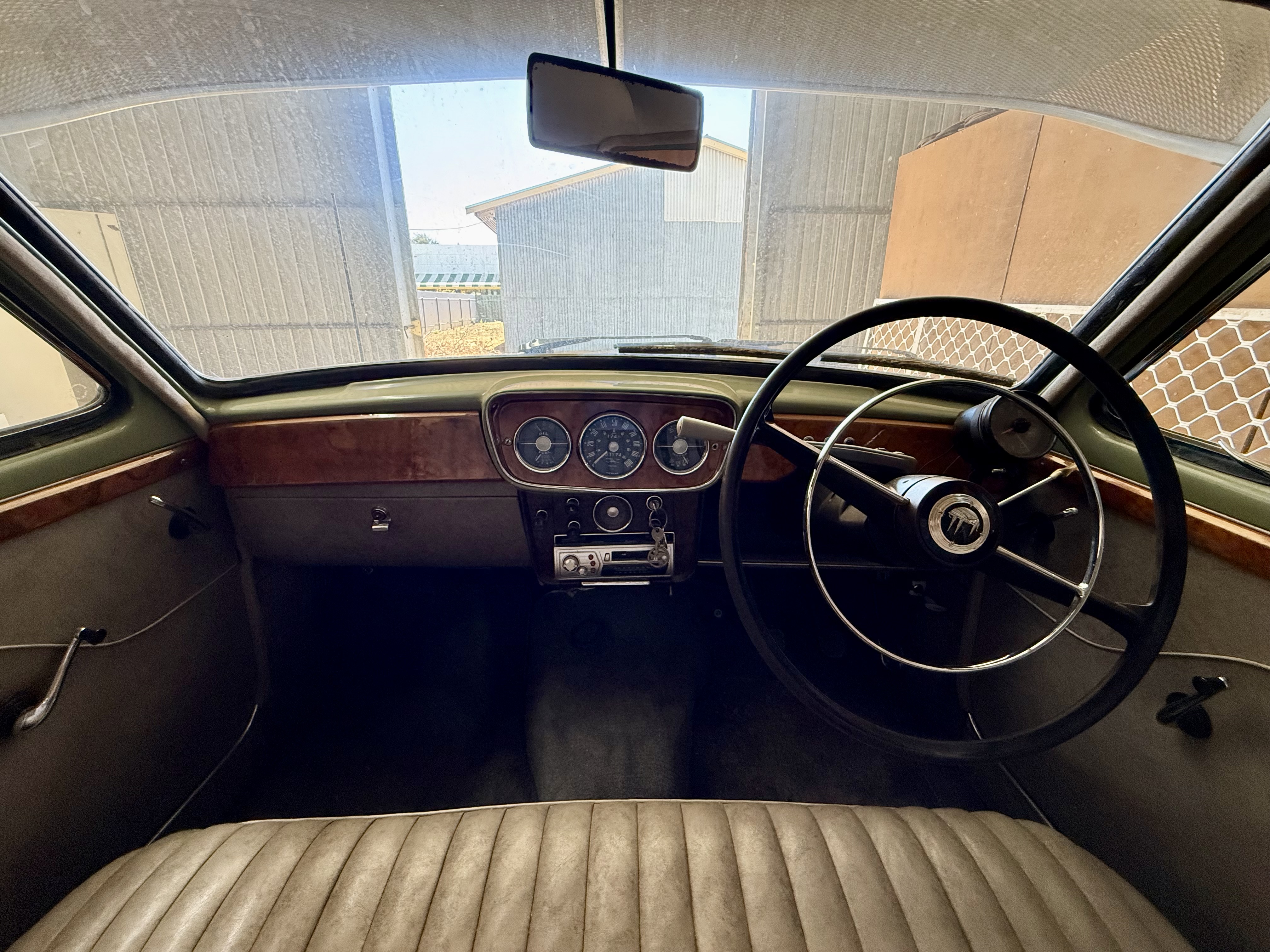 1963 HILLMAN MINX DELUXE 4 SP MANUAL 4D SEDAN