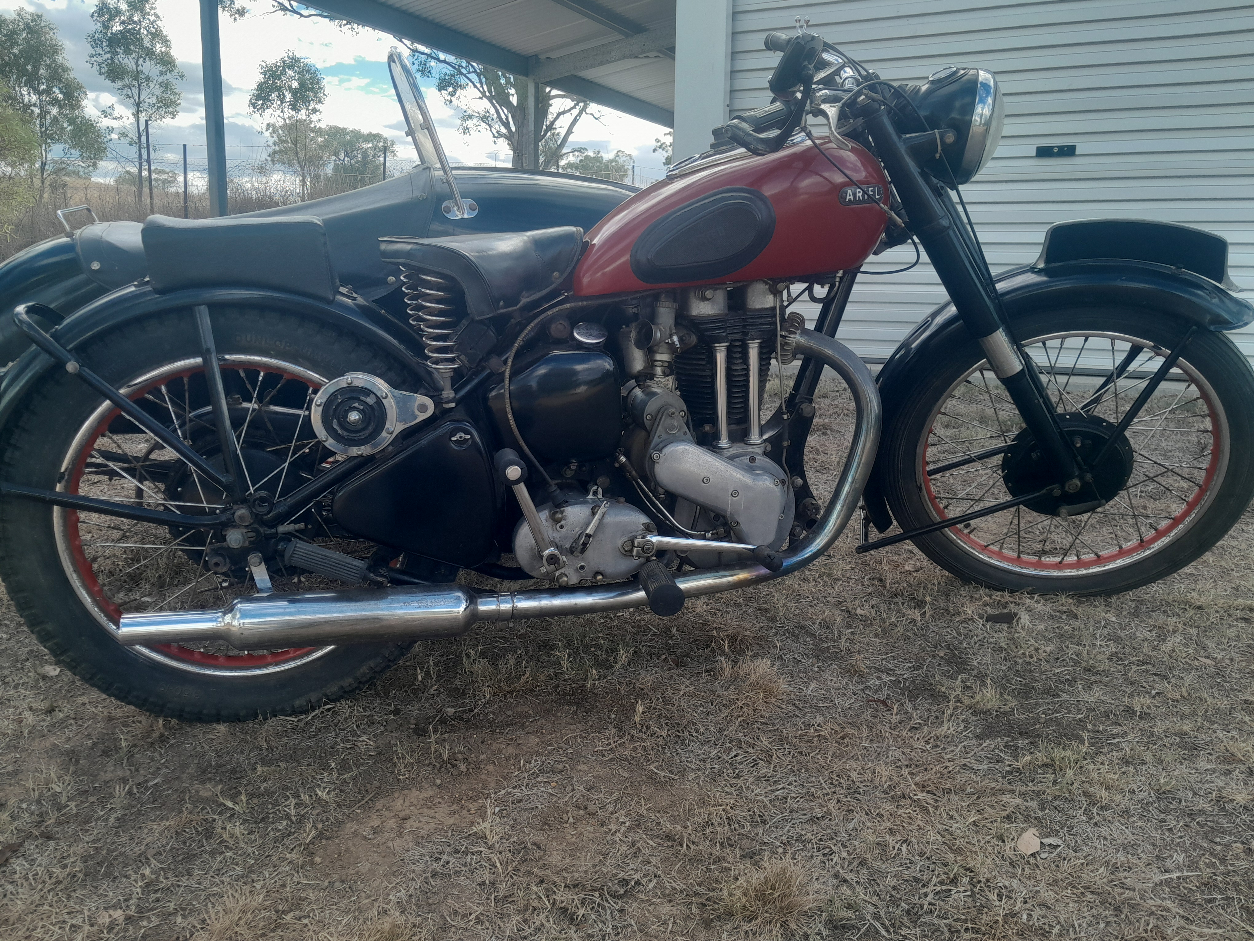 1948 ARIEL VB600 RED HUNTER OUTFIT