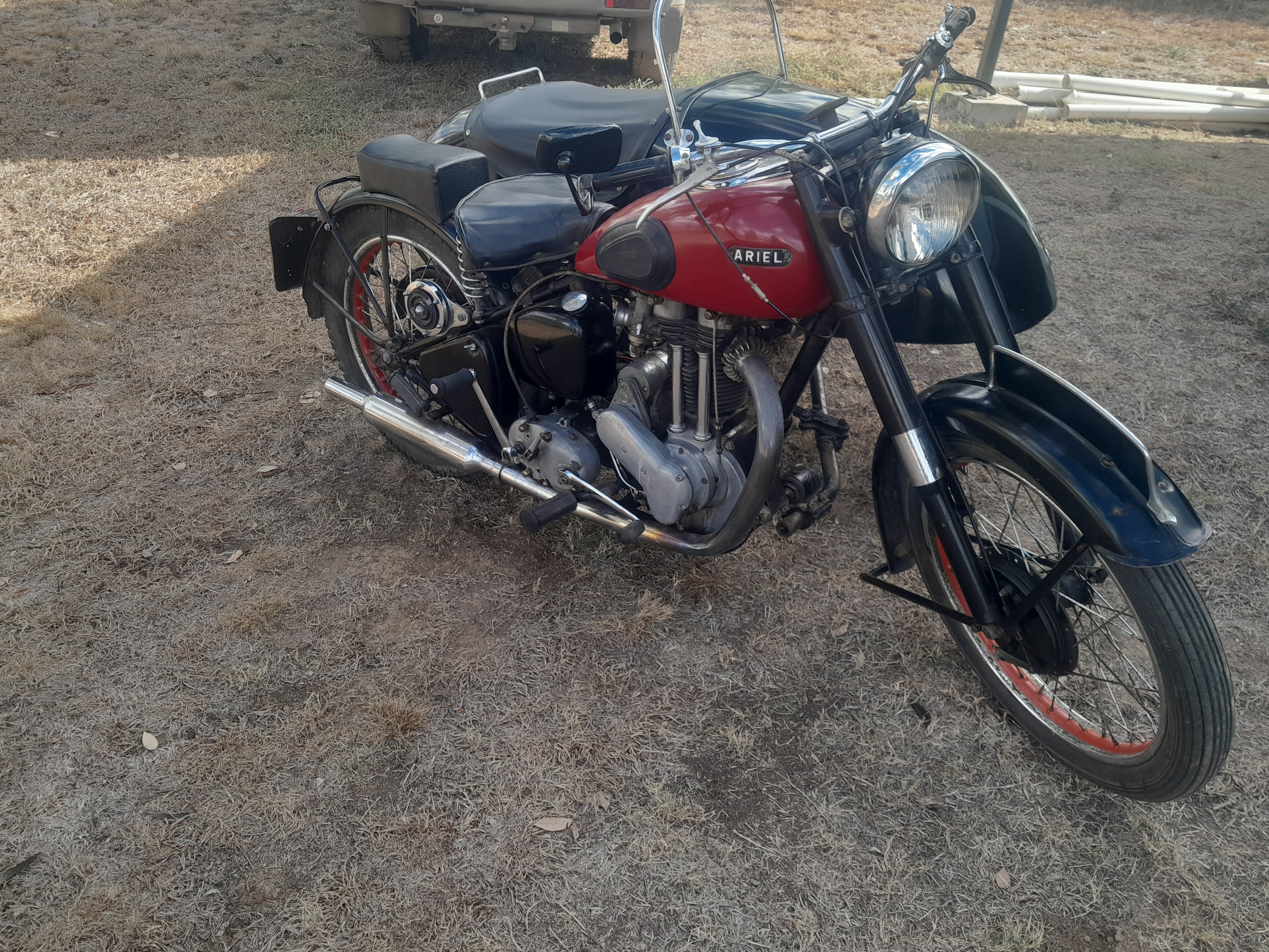 1948 ARIEL VB600 RED HUNTER OUTFIT