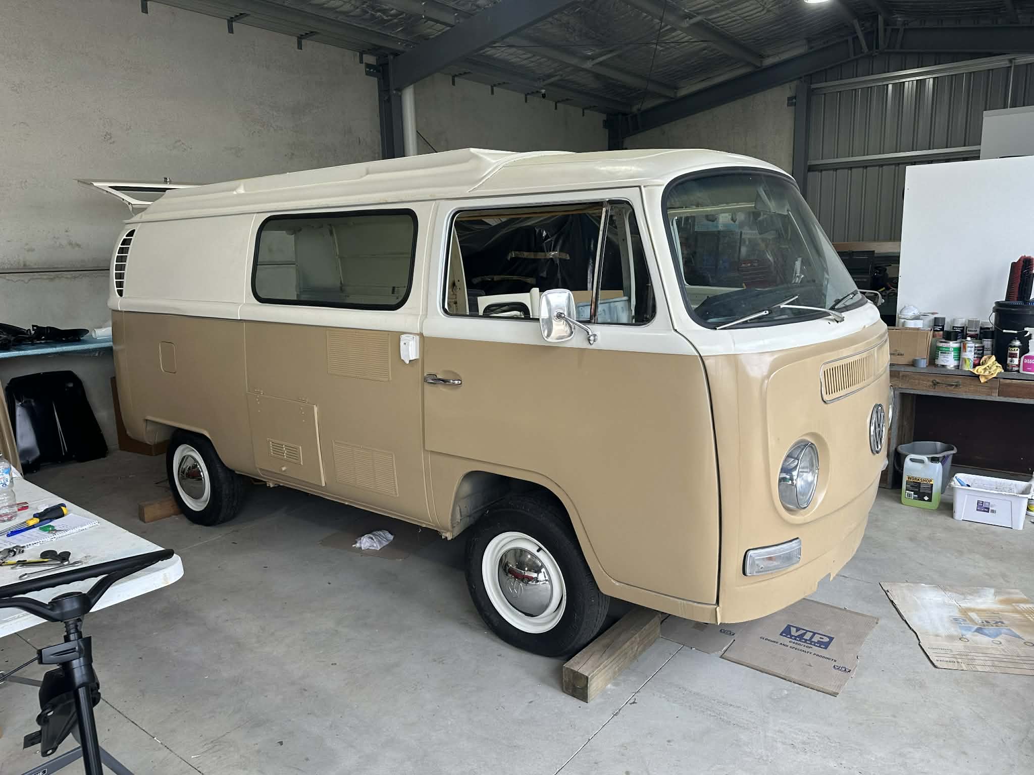 1969 VOLKSWAGEN KOMBI 4 SP MANUAL VAN