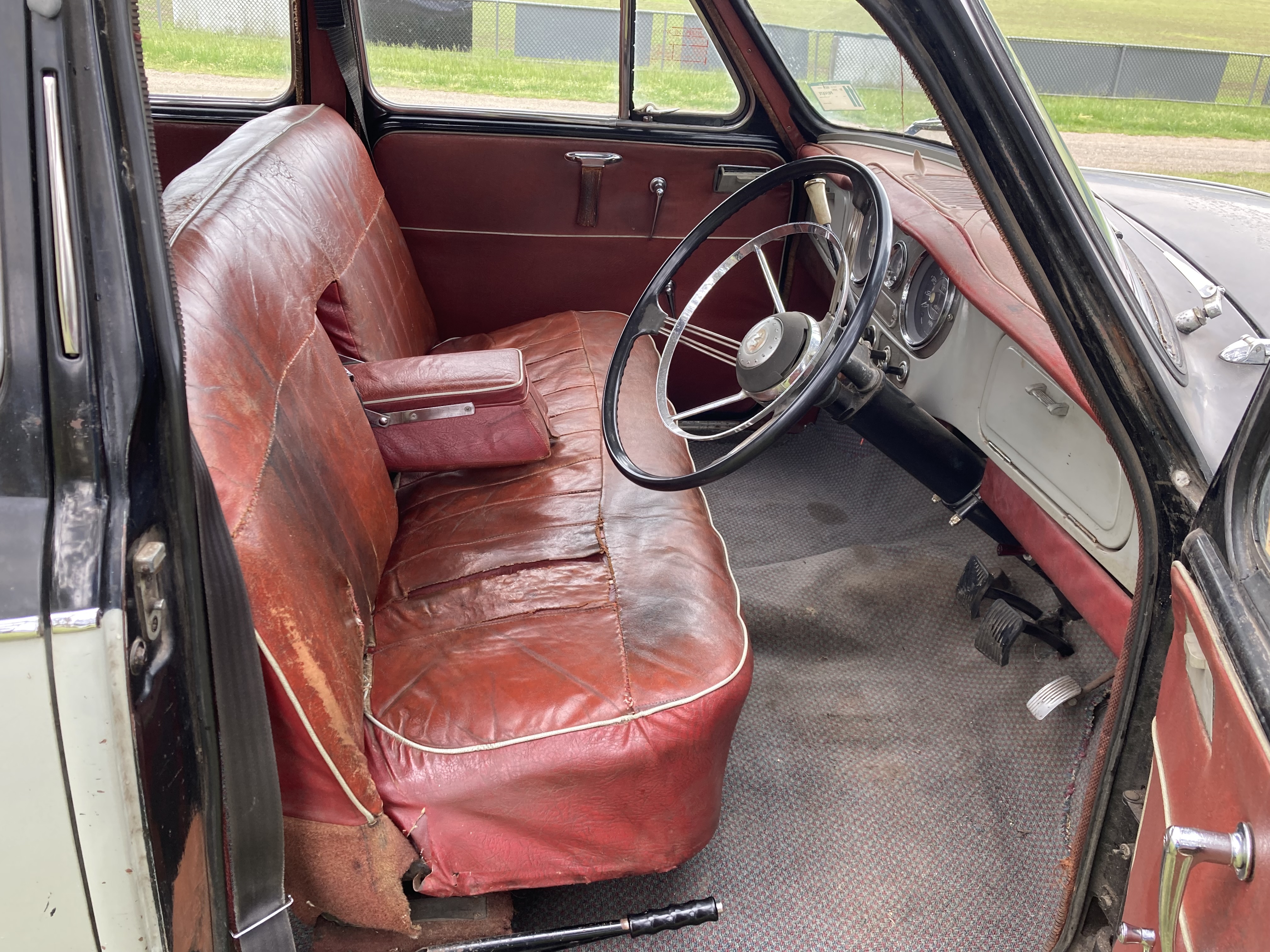 1959 MORRIS OXFORD TRAVELLER 4D WAGON