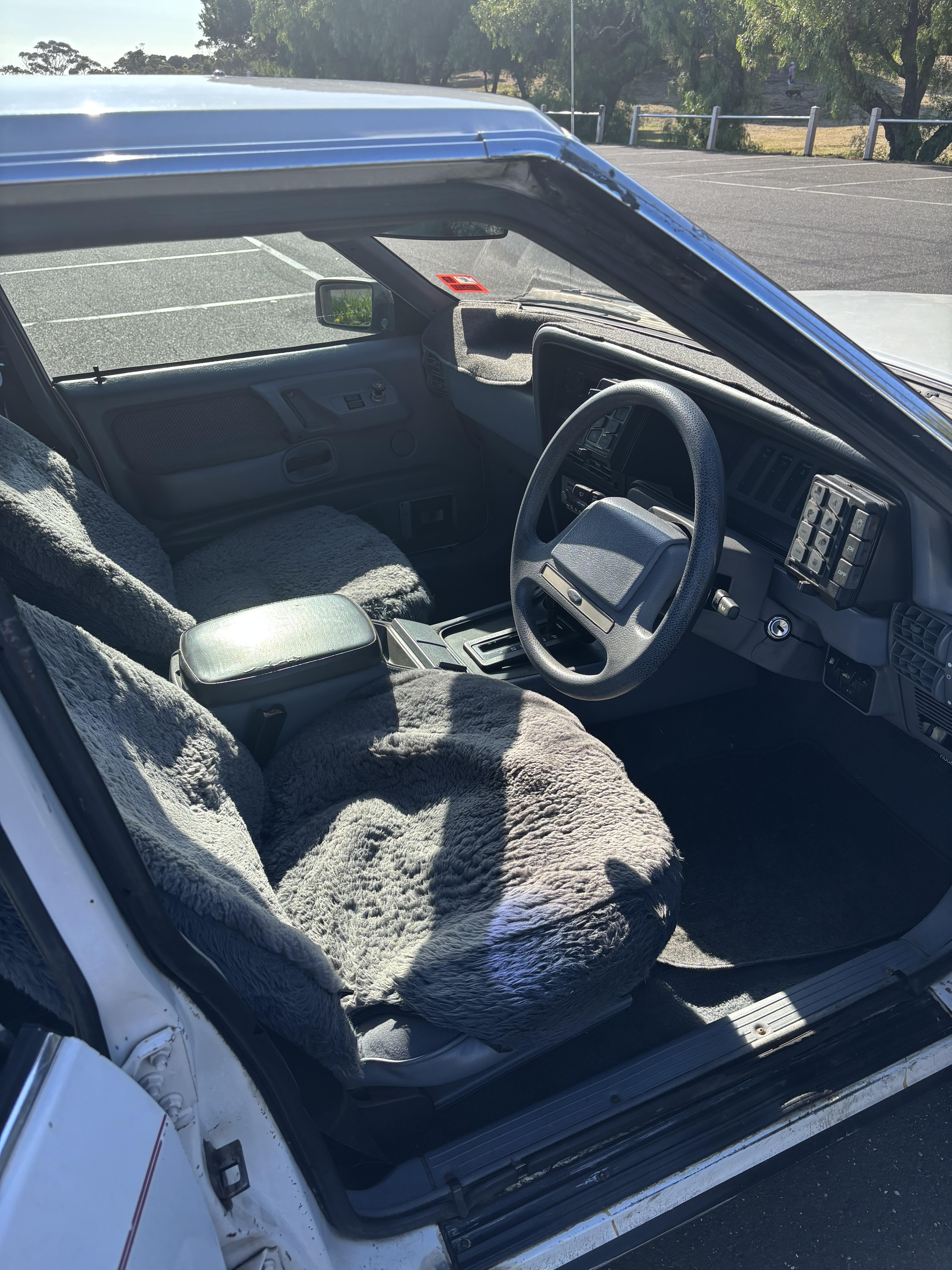 1985 FORD FAIRLANE ZL 3 SP AUTOMATIC 4D SEDAN