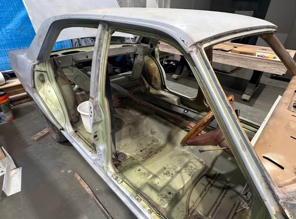 1973 FORD FUTURA XA 4D SEDAN