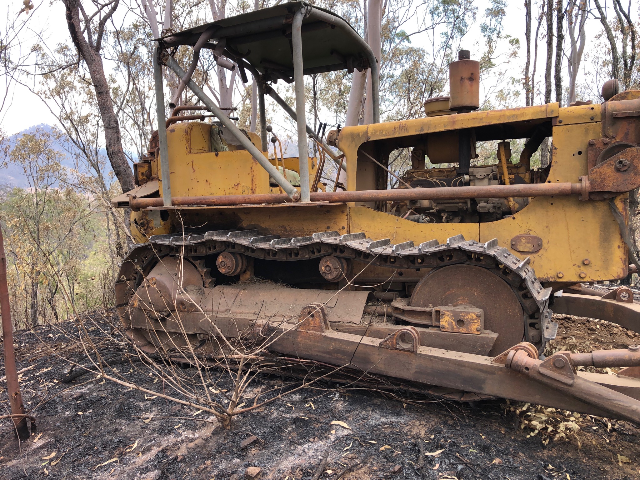 CAT D6B DOZER