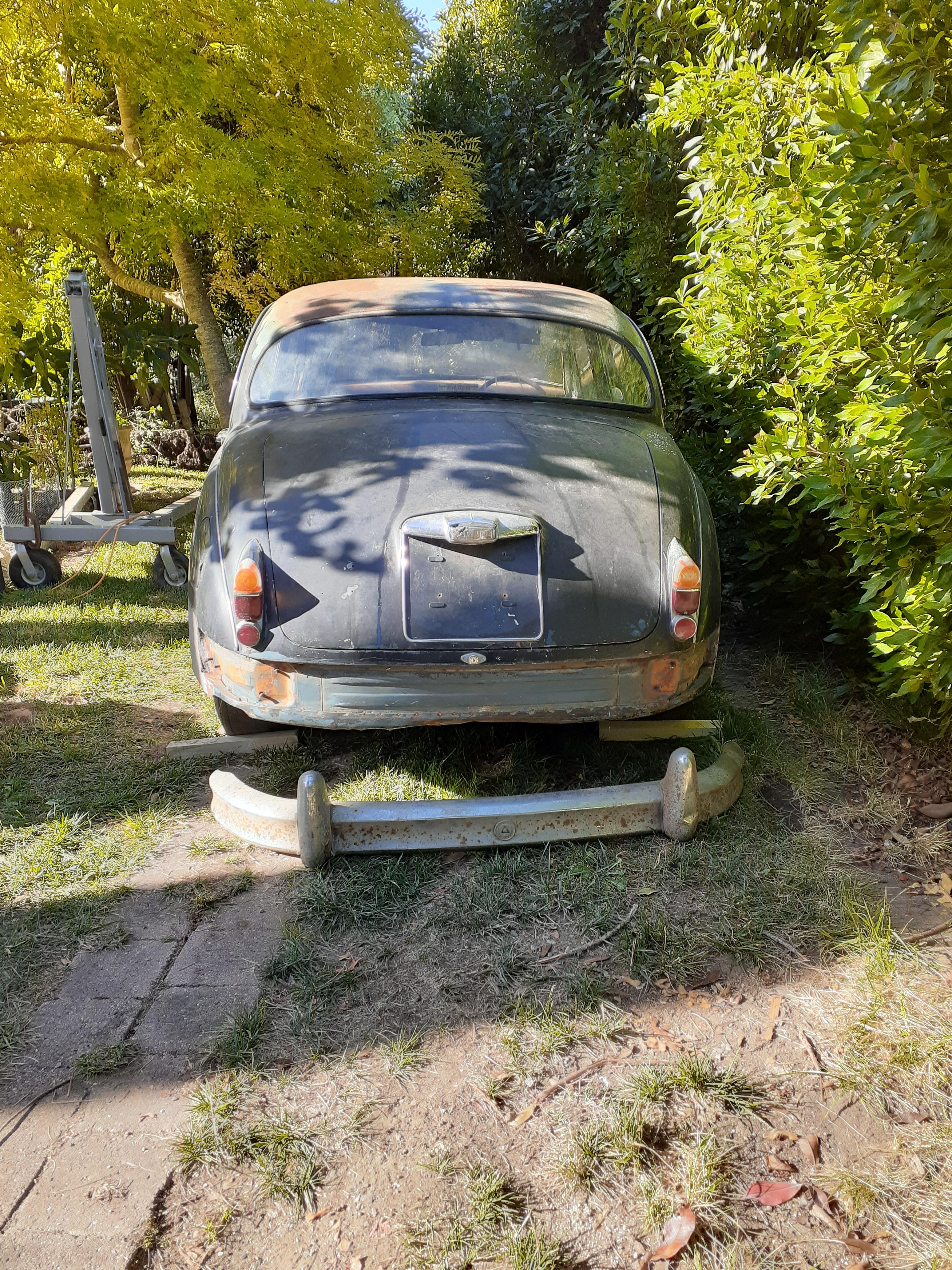 1960 JAGUAR MK II 3.8 4 SP MAN + OVERDRIVE 4D SEDAN