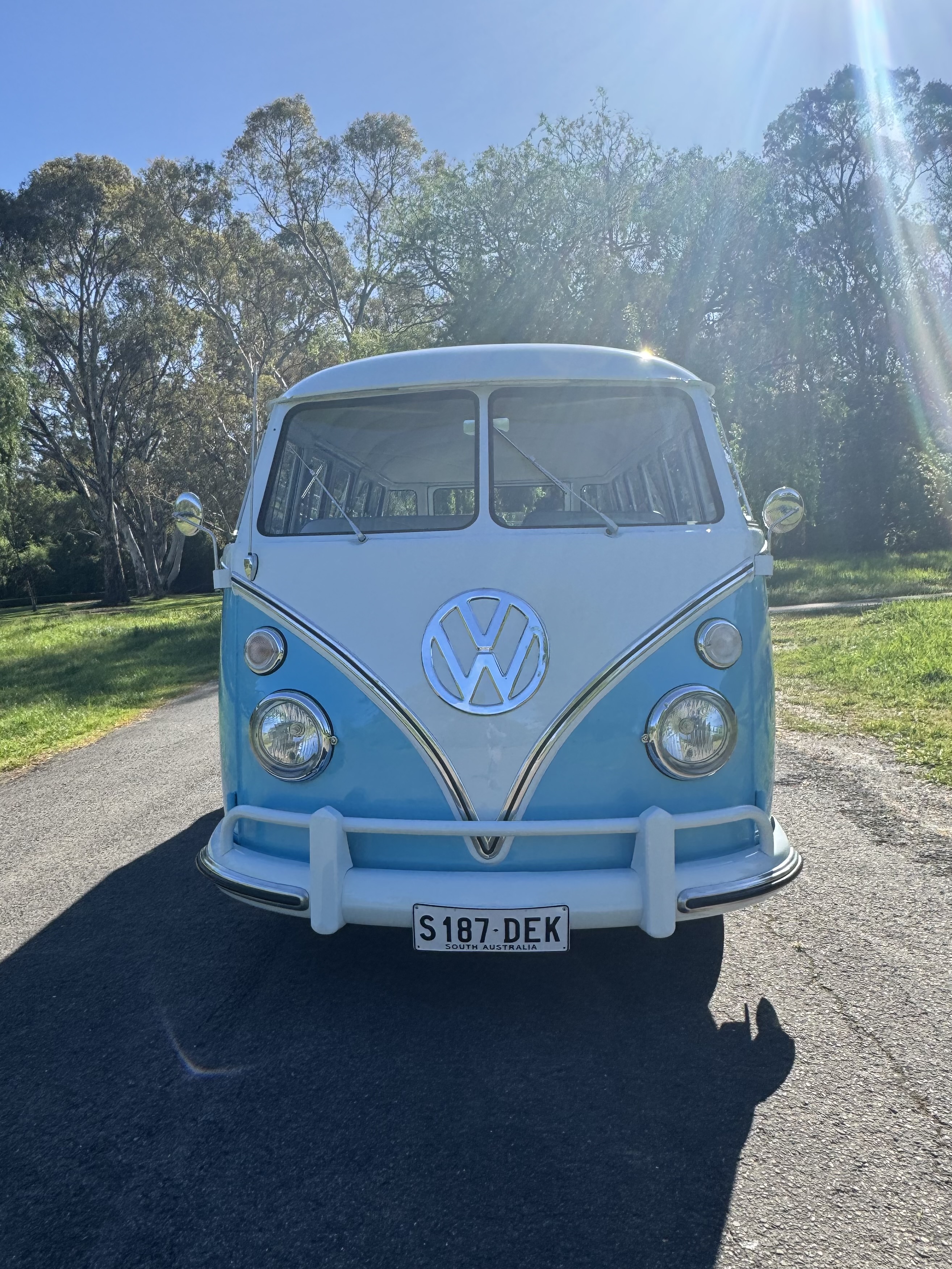 1963 VOLKSWAGEN KOMBI DELUXE MANUAL BUS 