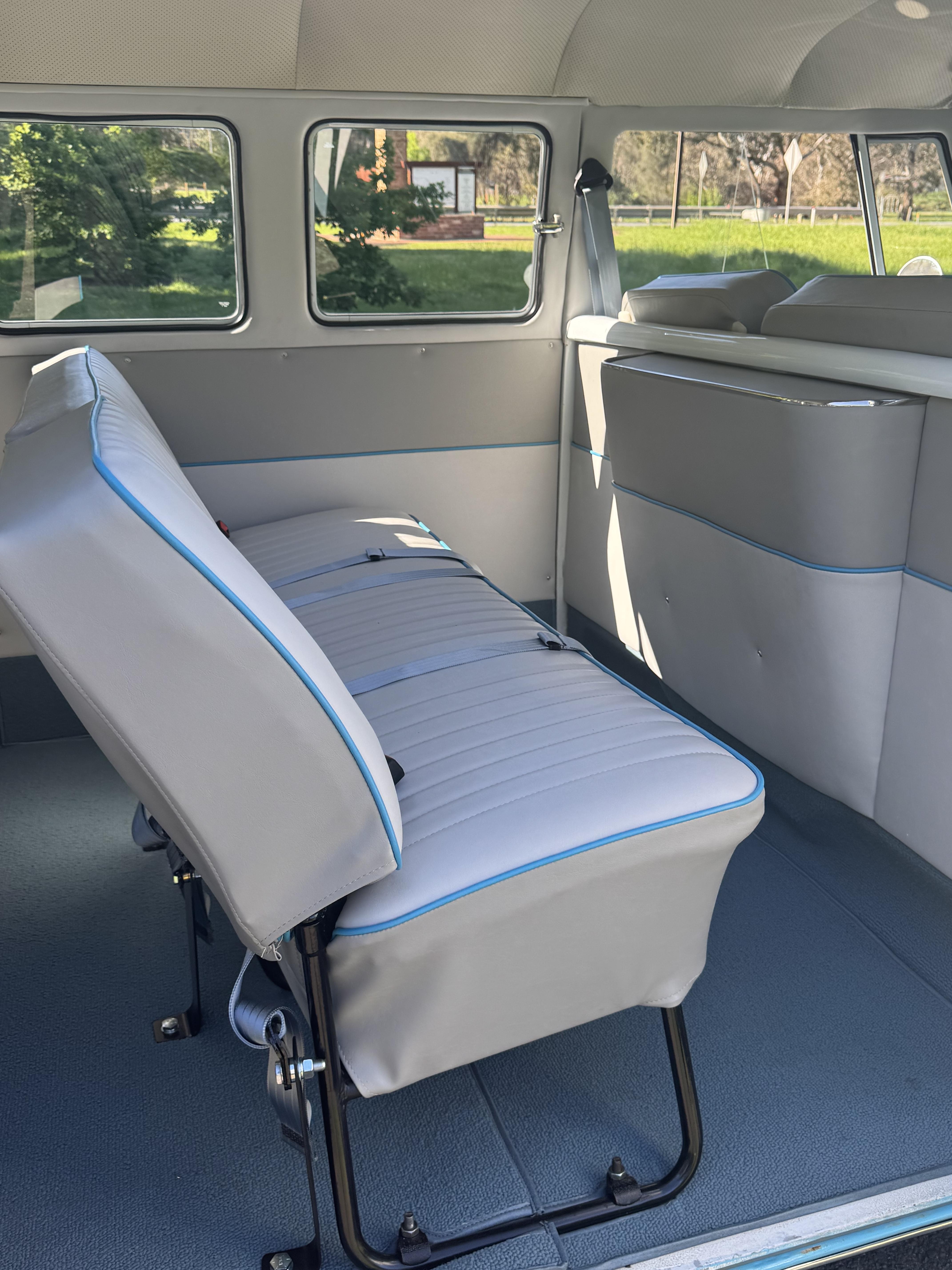 1963 VOLKSWAGEN KOMBI DELUXE MANUAL BUS 
