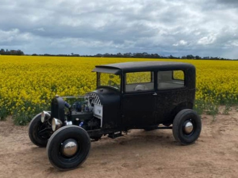 1928 FORD MODEL A TUDOR