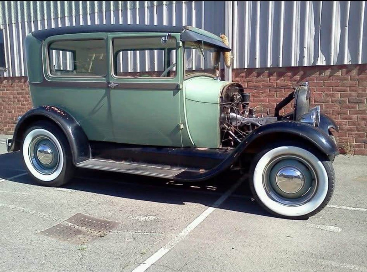 1928 FORD MODEL A TUDOR
