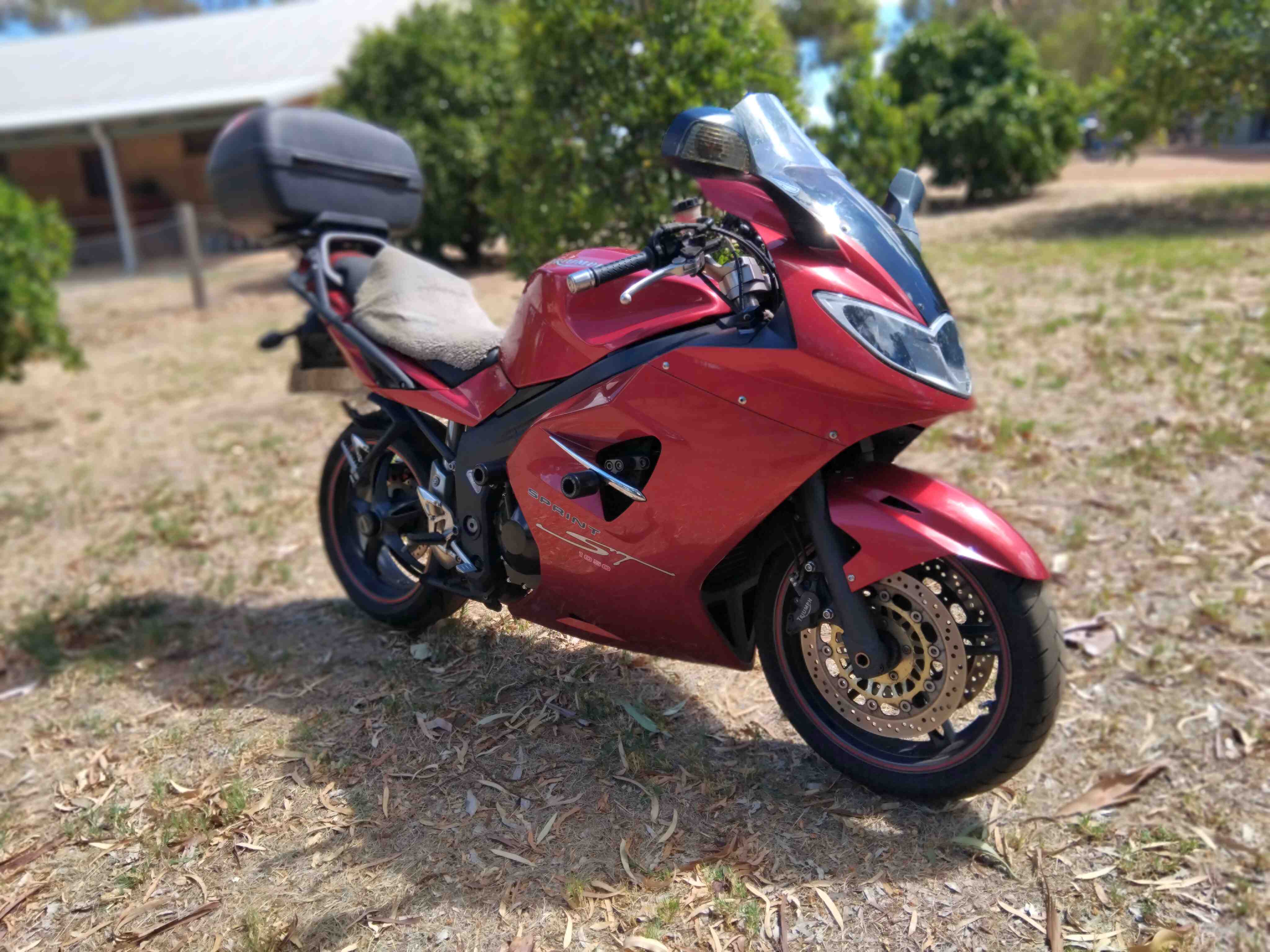 2006 TRIUMPH SPRINT ST 1050 SPORTS