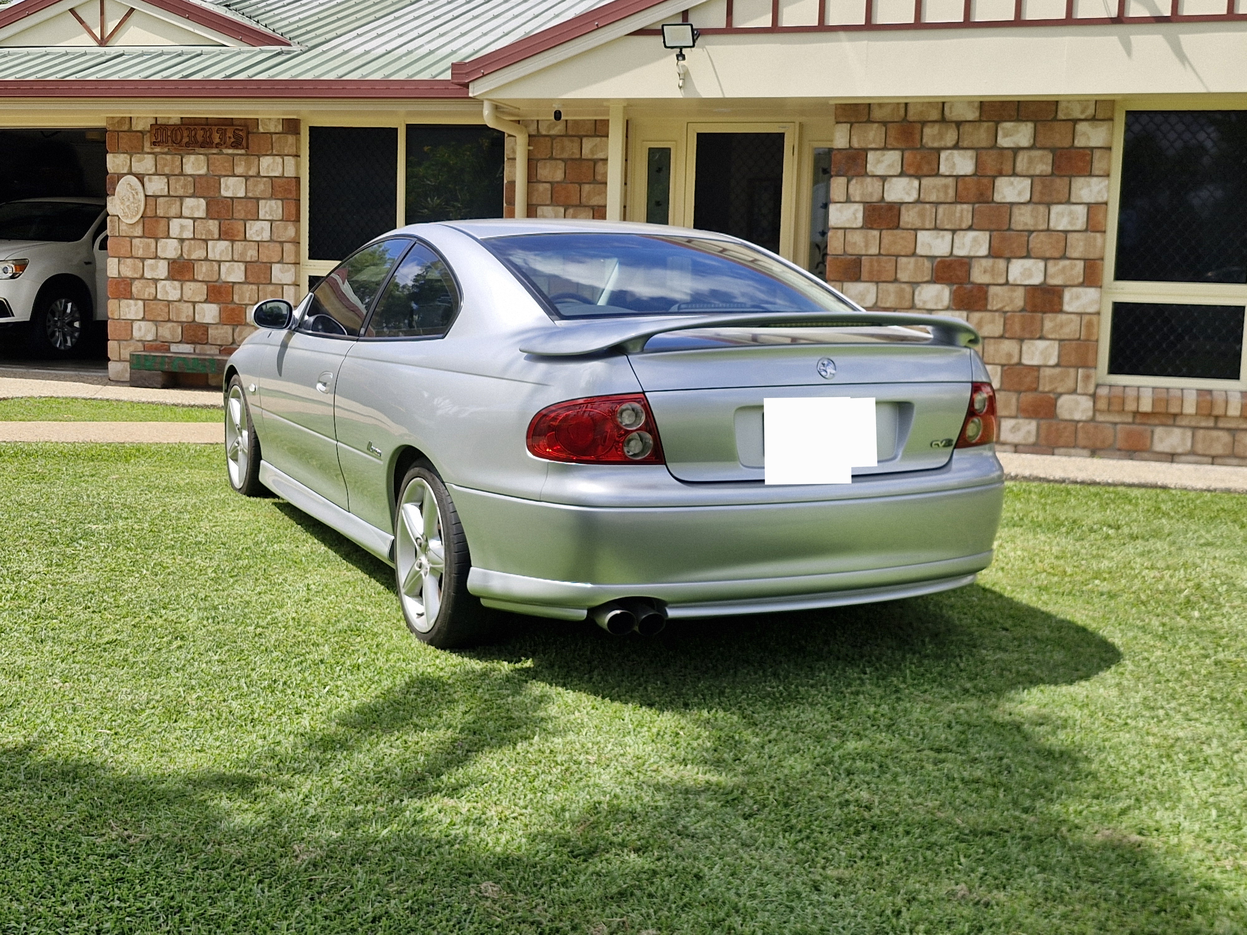 2002 HOLDEN MONARO V2 CV8 4 SP AUTOMATIC 2D COUPE 