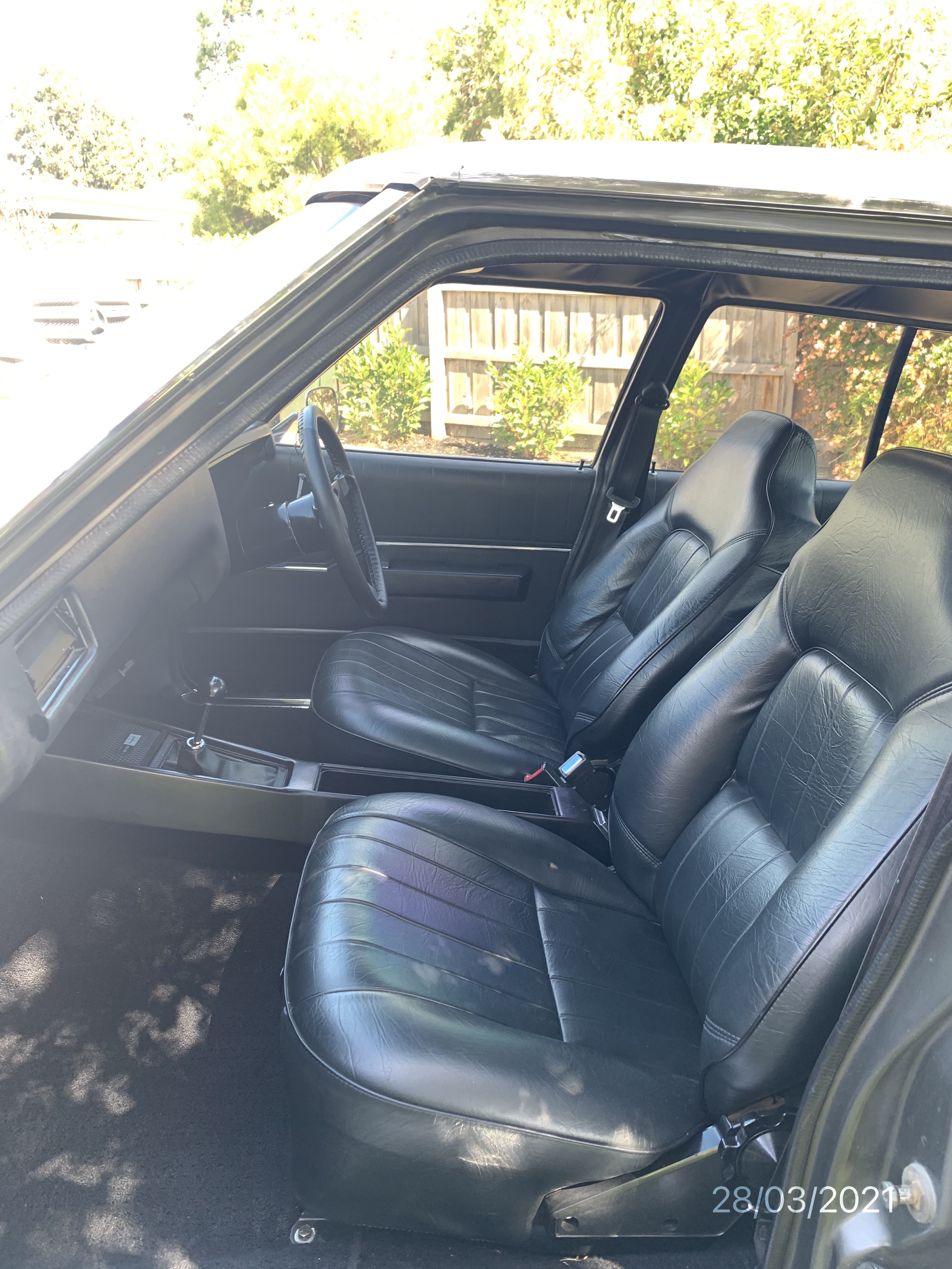 1971 HOLDEN STATESMAN HQ 308 V8 4 SP MANUAL 4D SEDAN