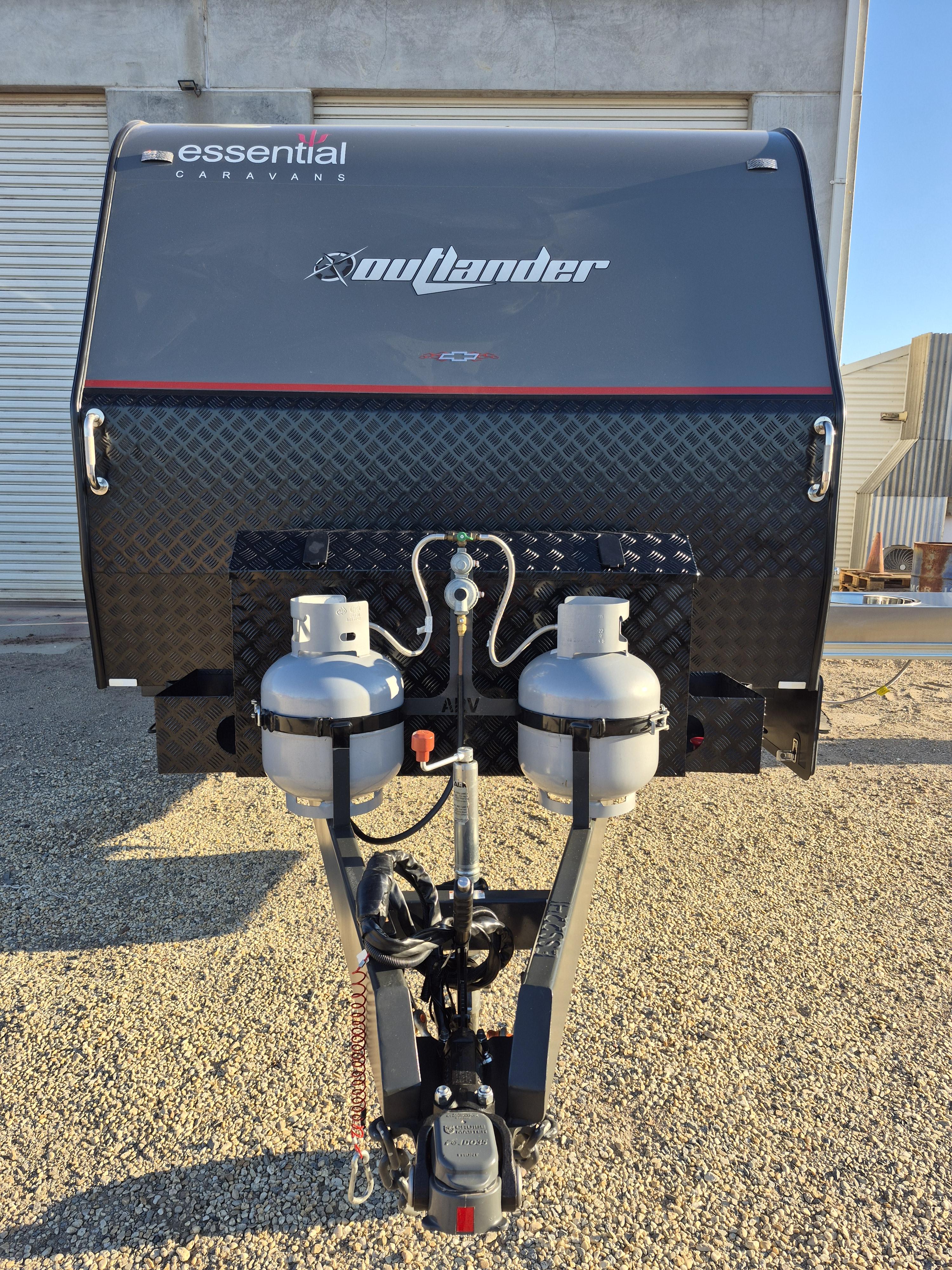 2020 ESSENTIAL CARAVANS OUTLANDER DESIGN 4 19ft 8 CARAVAN