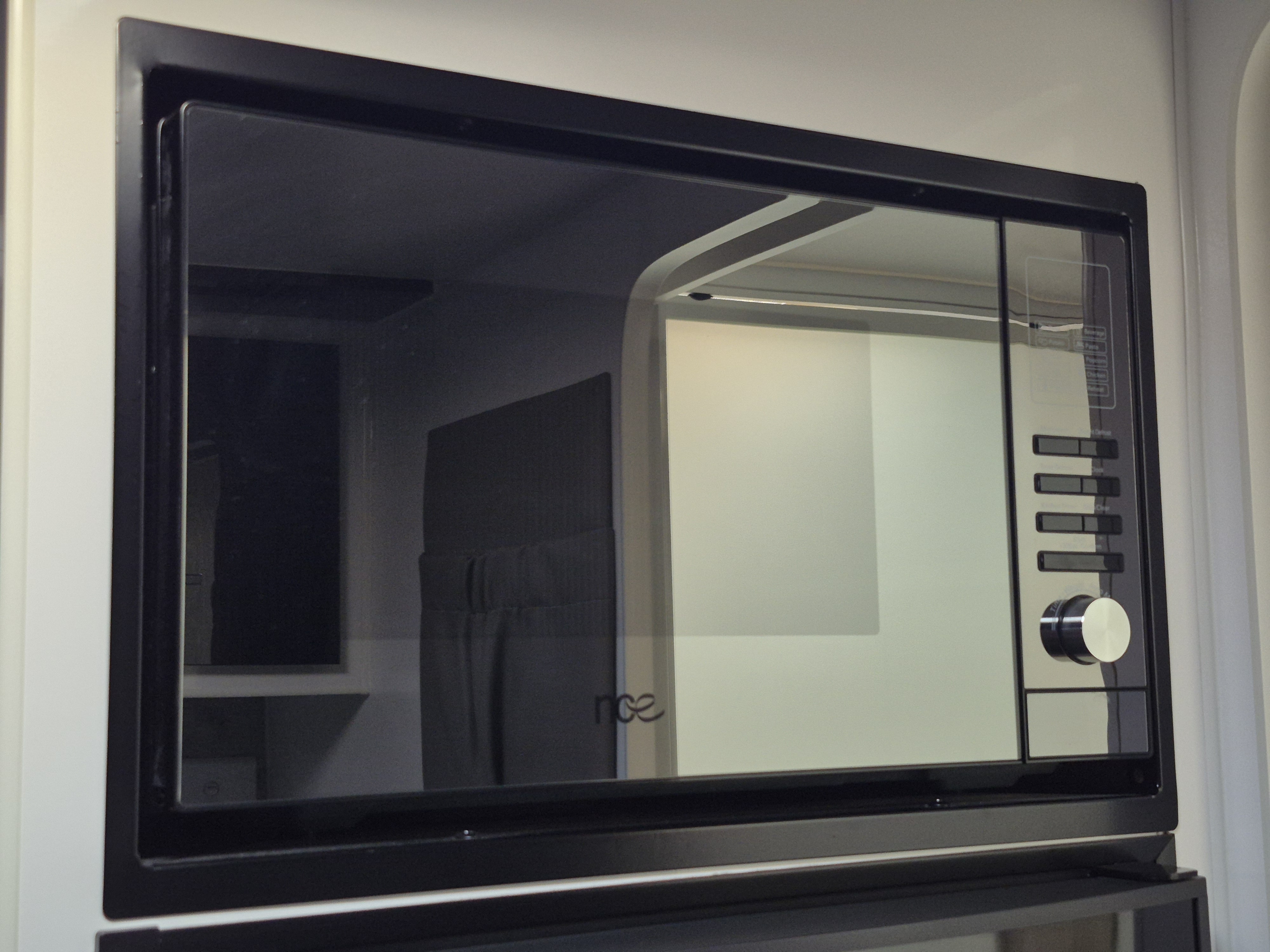 2020 ESSENTIAL CARAVANS OUTLANDER DESIGN 4 19ft 8 CARAVAN