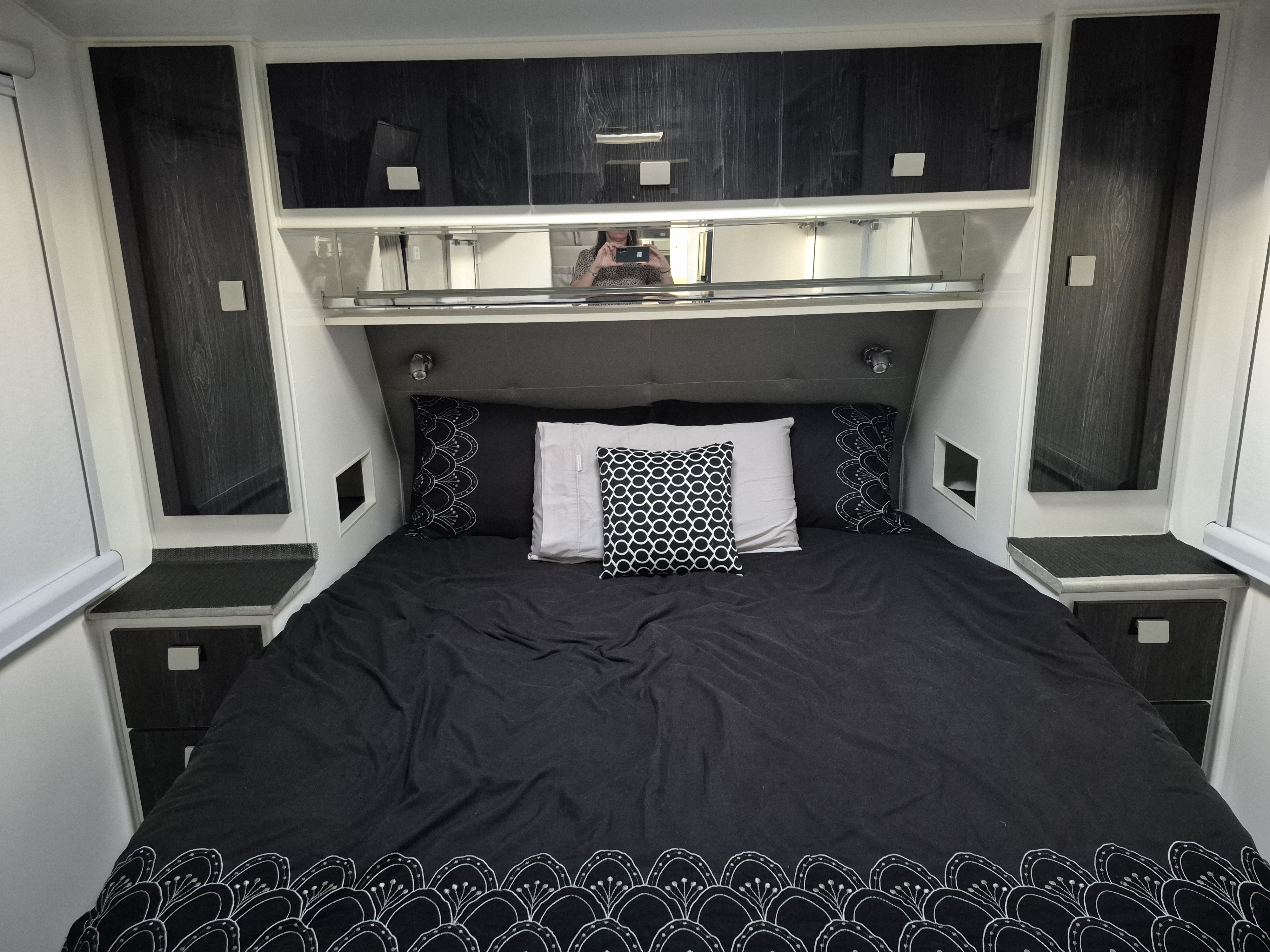 2020 ESSENTIAL CARAVANS OUTLANDER DESIGN 4 19ft 8 CARAVAN