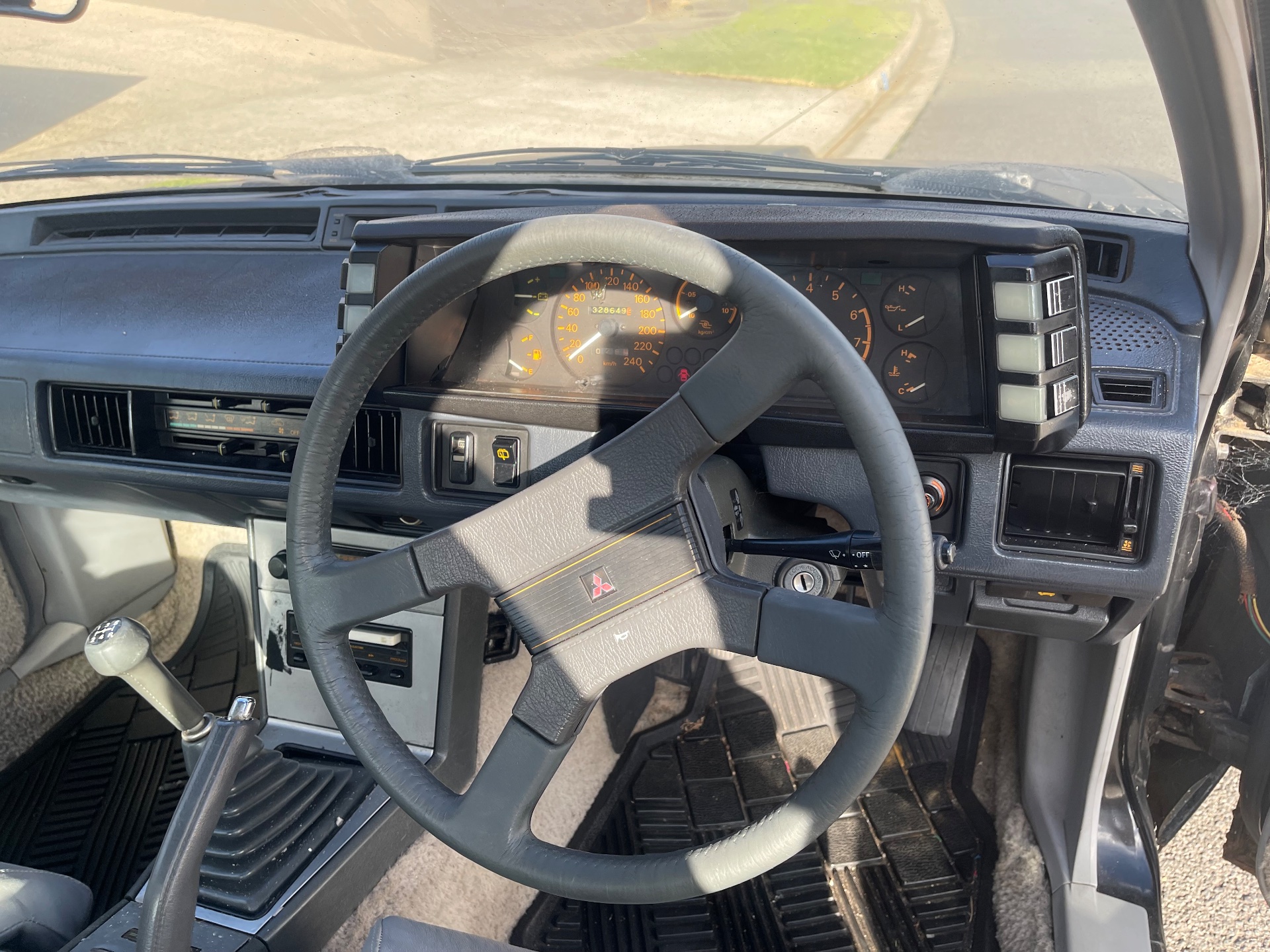 1982 MITSUBISHI STARION JA 5 SP MANUAL 2D LIFTBACK