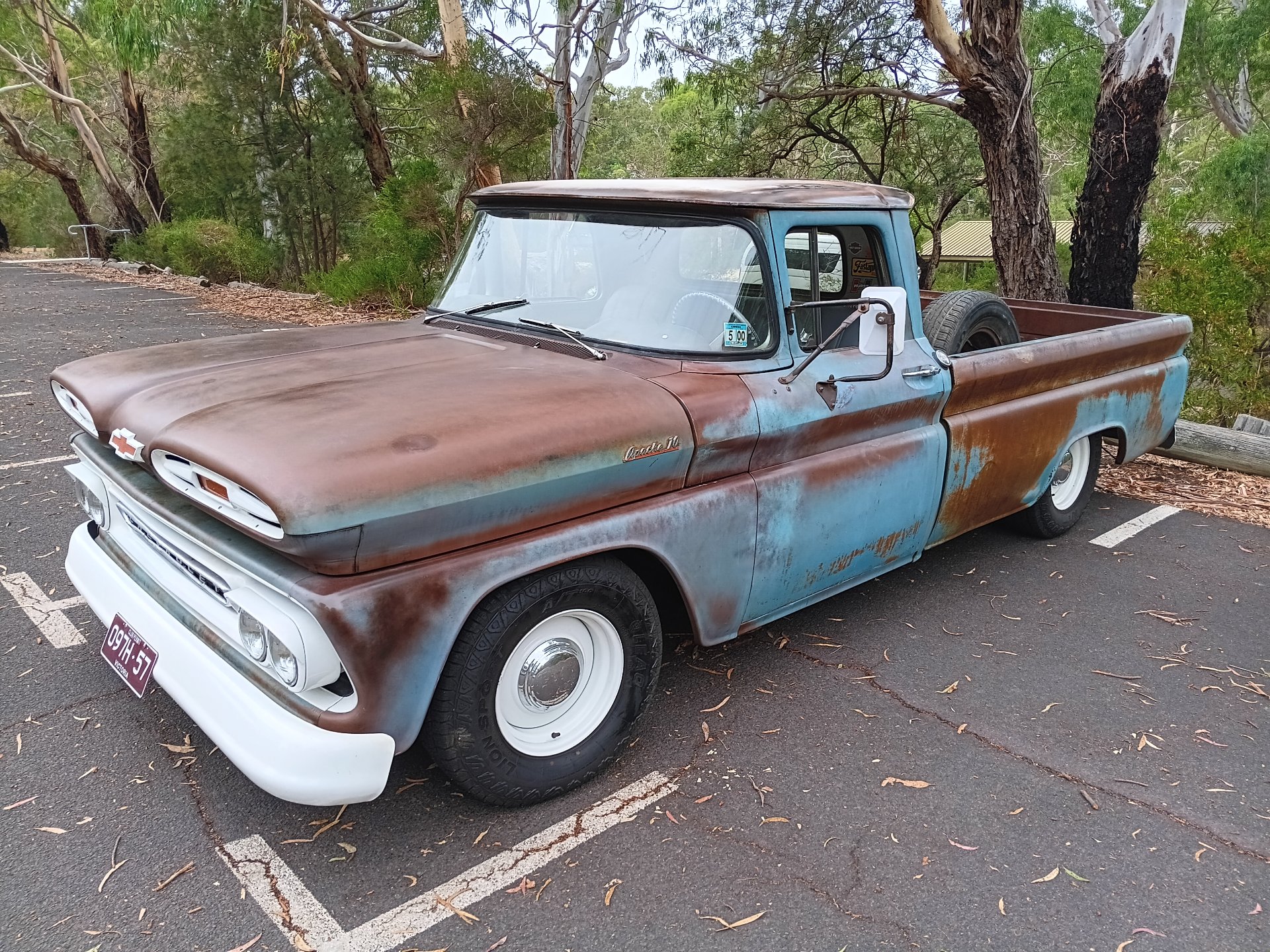 1961 CHEVROLET APACHE 10 FLEETSIDE 3 SP MANUAL PICKUP
