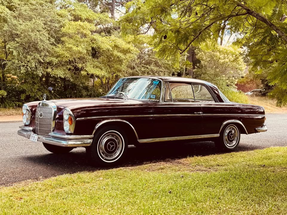 1963 MERCEDES-BENZ 300 SE 3 SP AUTOMATIC 2D COUPE