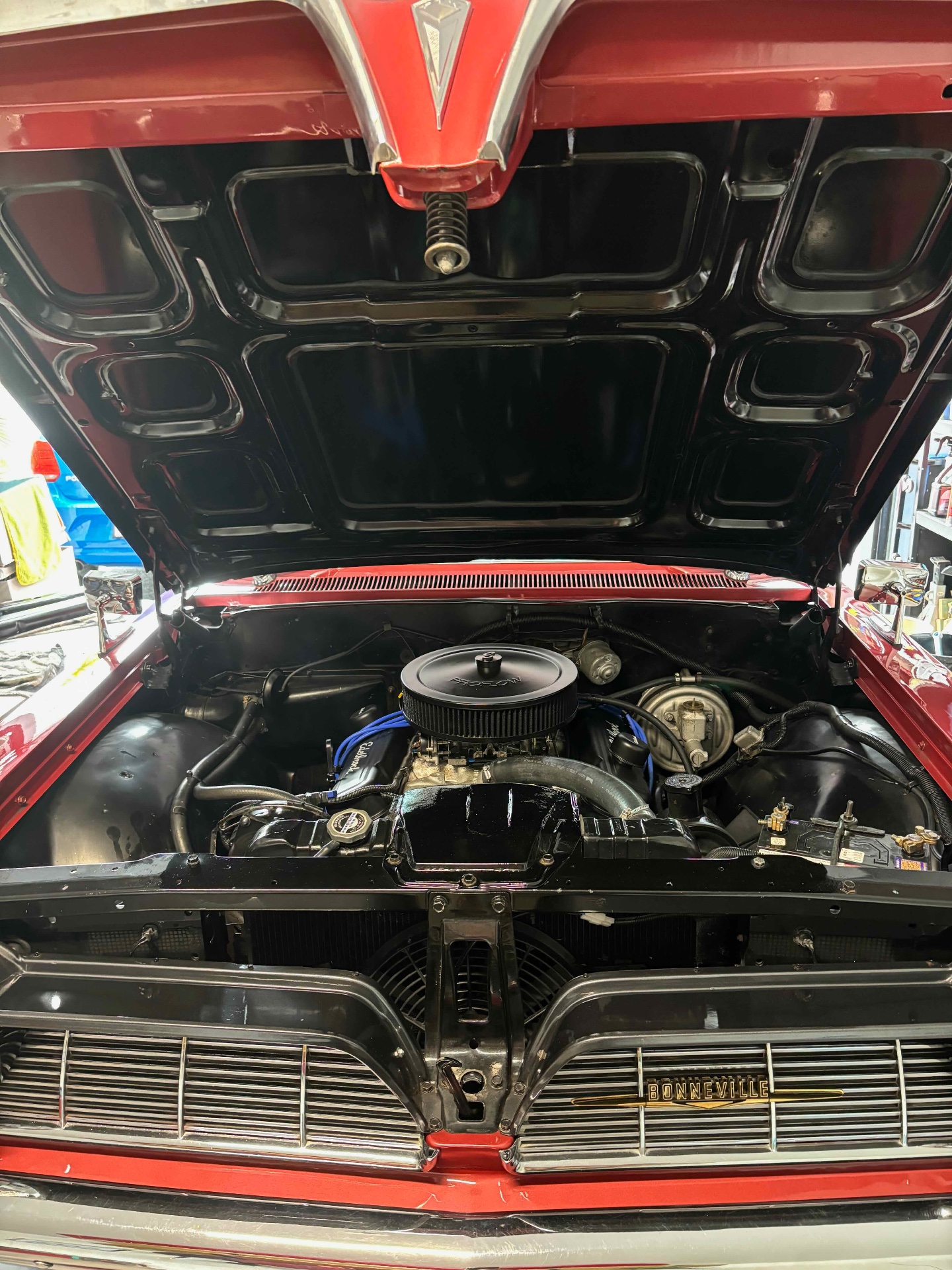 1961 PONTIAC BONNEVILLE SEDAN