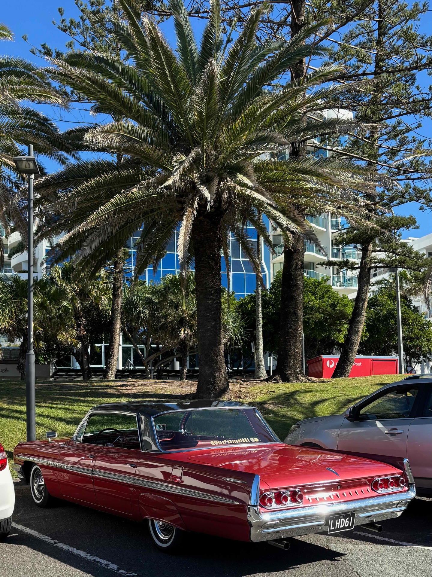 1961 PONTIAC BONNEVILLE SEDAN
